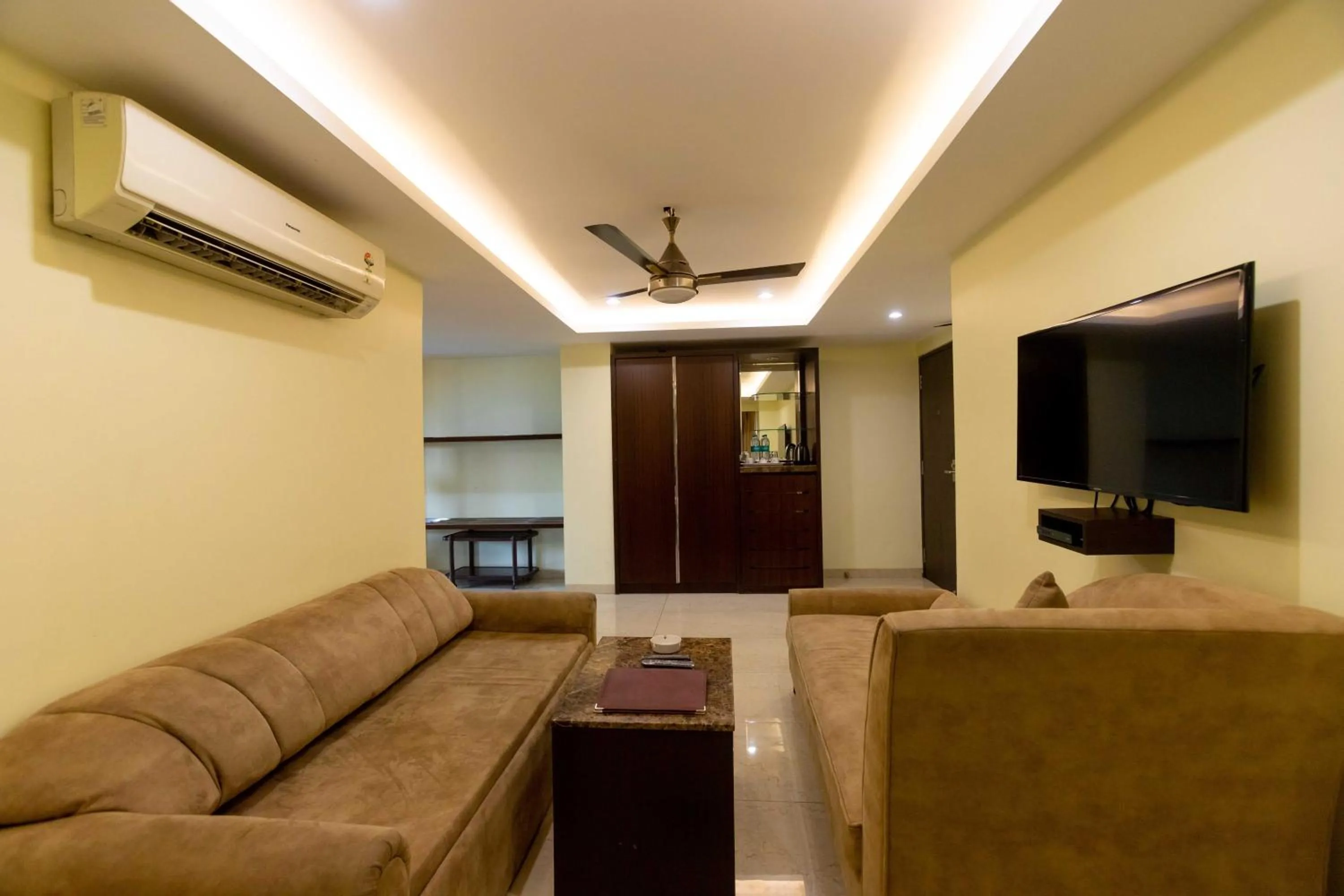 Bedroom in Hotel Godwin - Colaba