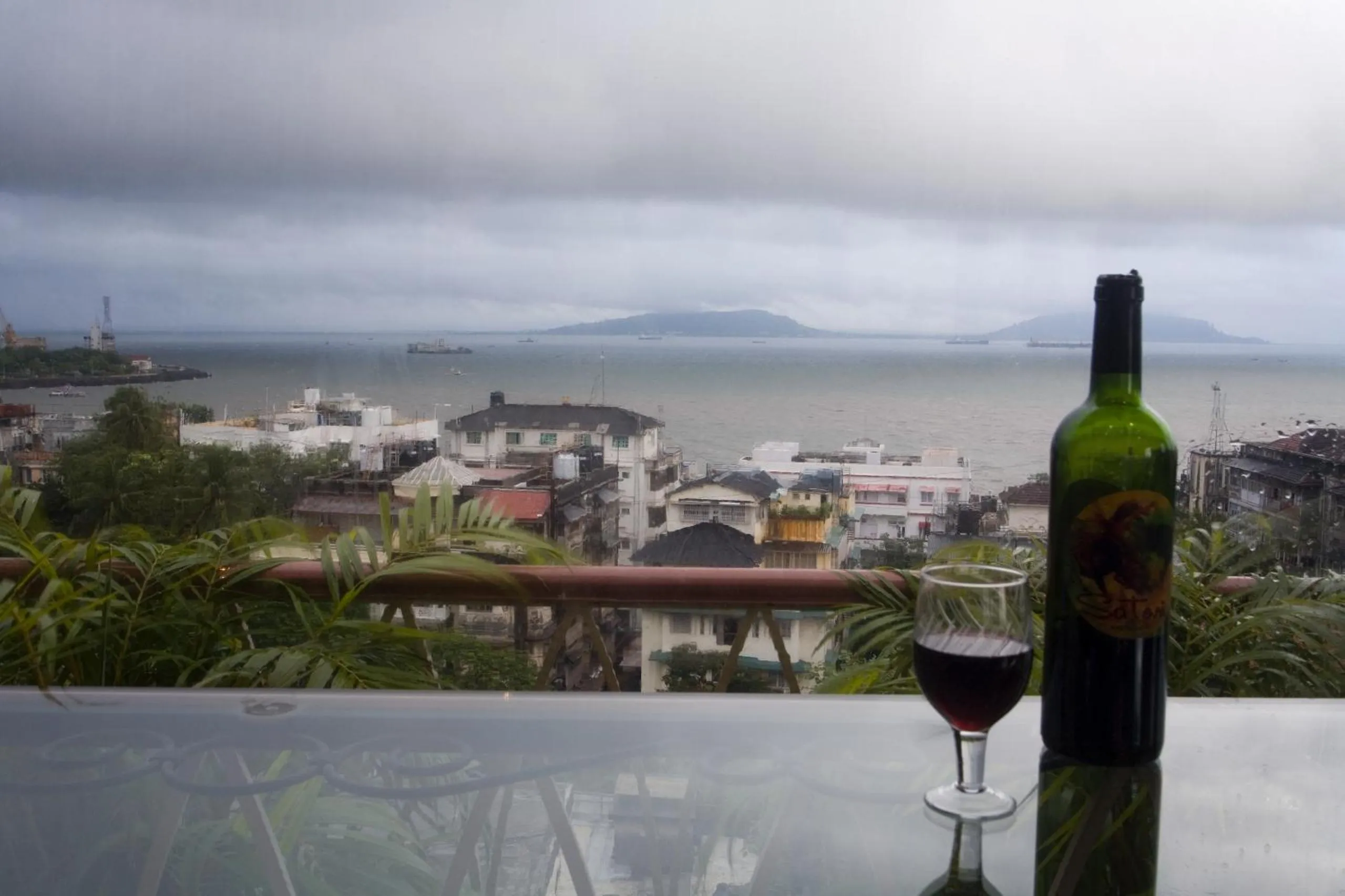 Alcoholic drinks in Hotel Godwin - Colaba