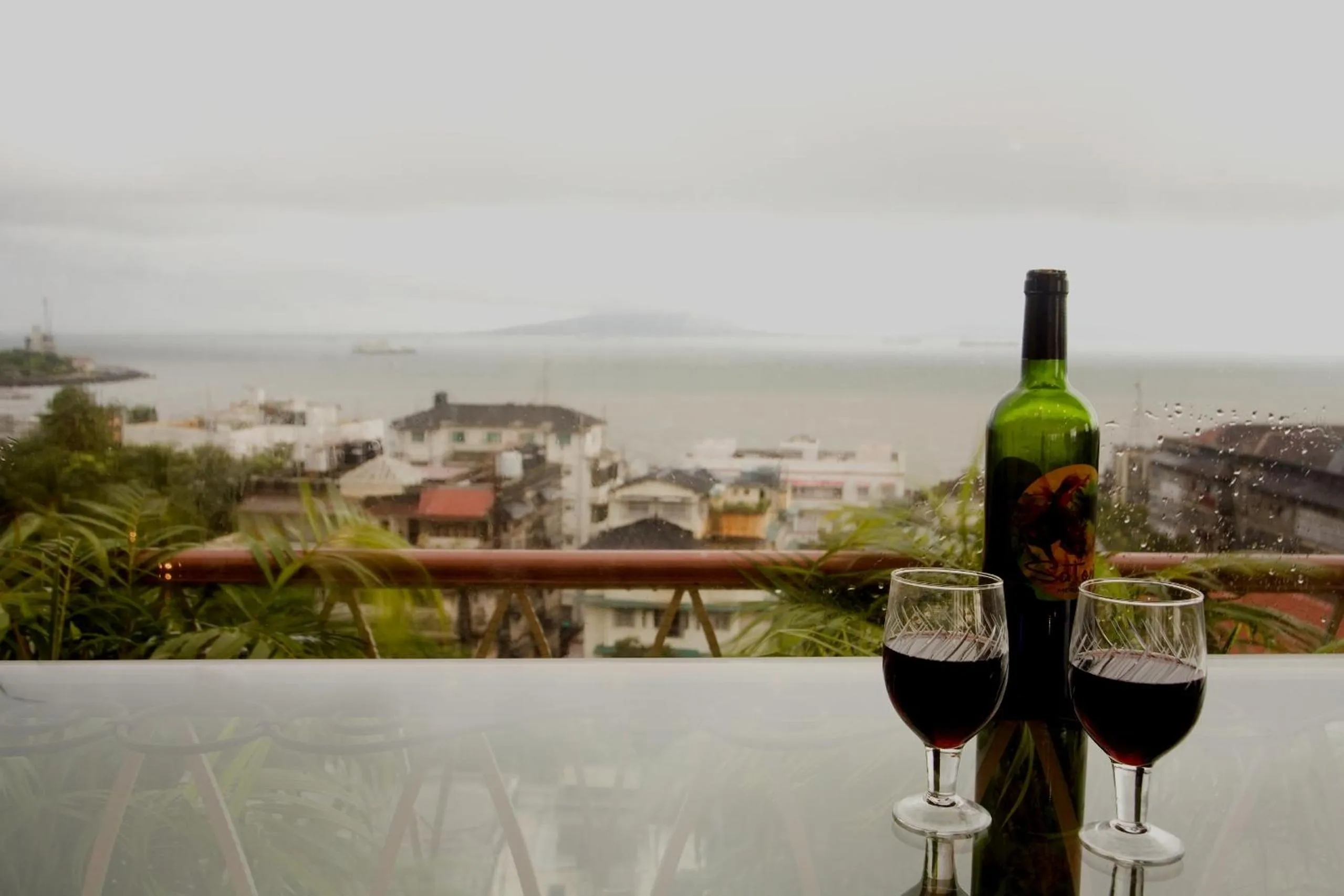 Alcoholic drinks in Hotel Godwin - Colaba