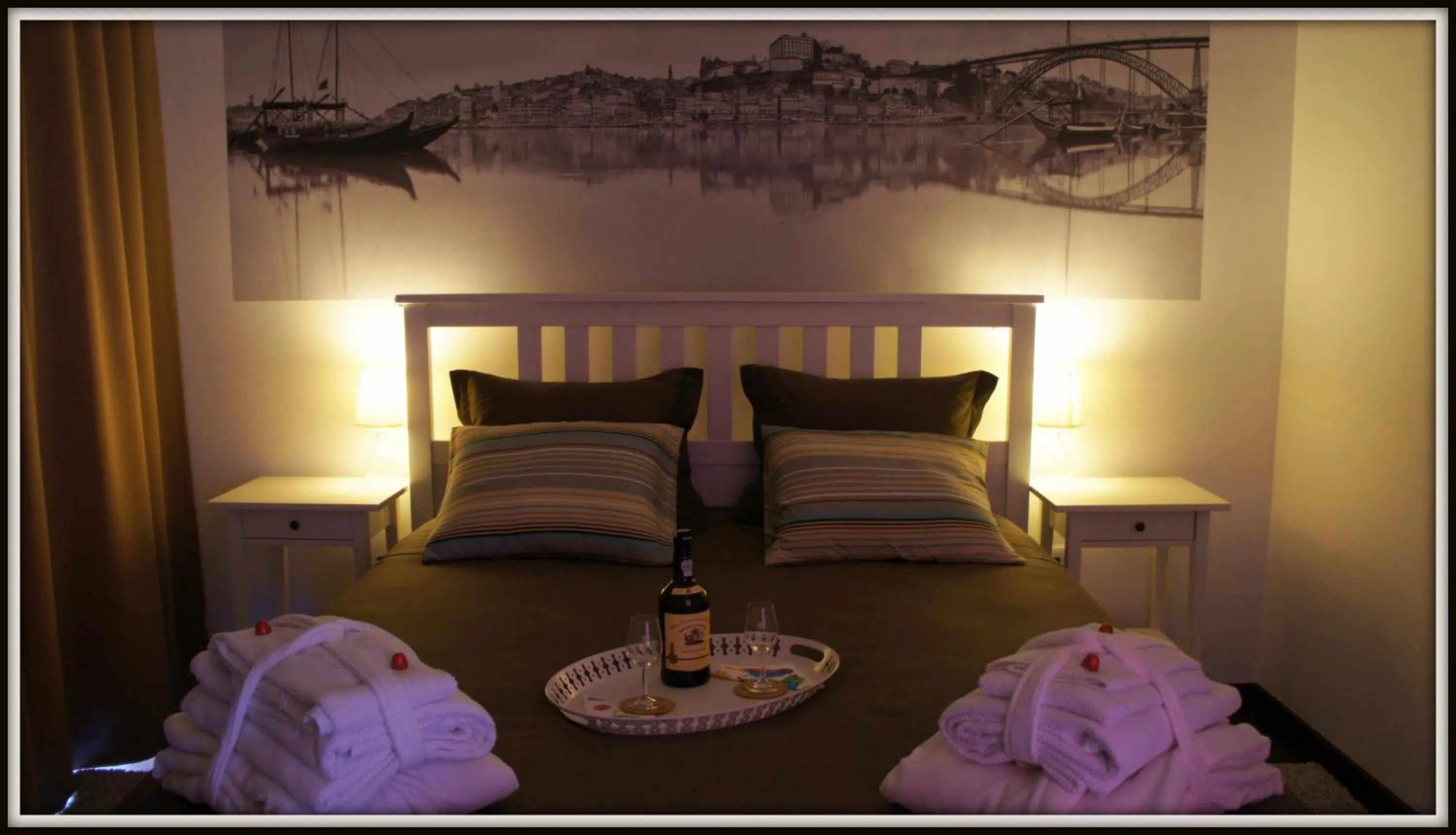 Decorative detail, Bed in Hostel Gaia Porto