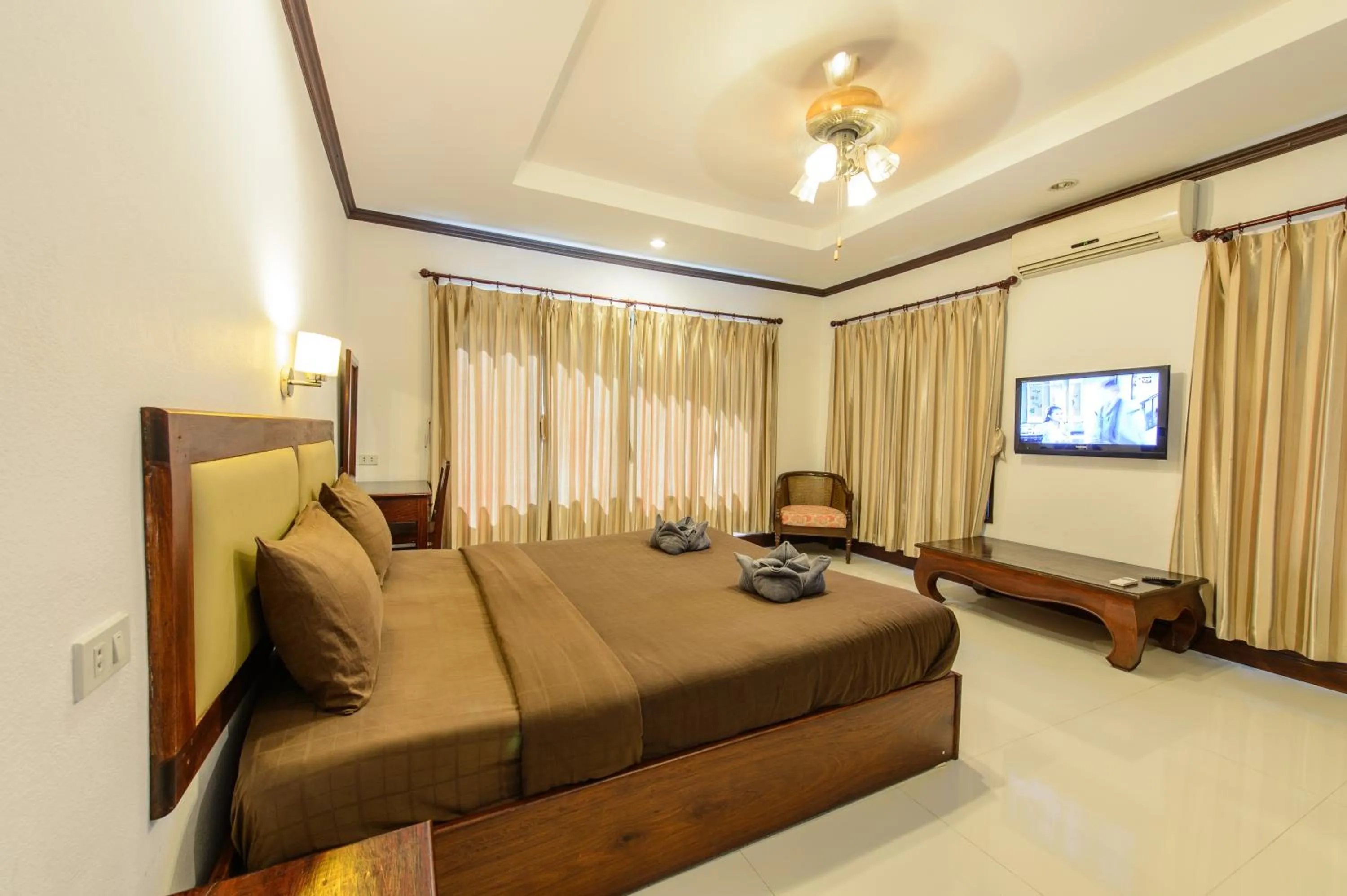 Photo of the whole room, Bed in Sabaidee Guesthouse