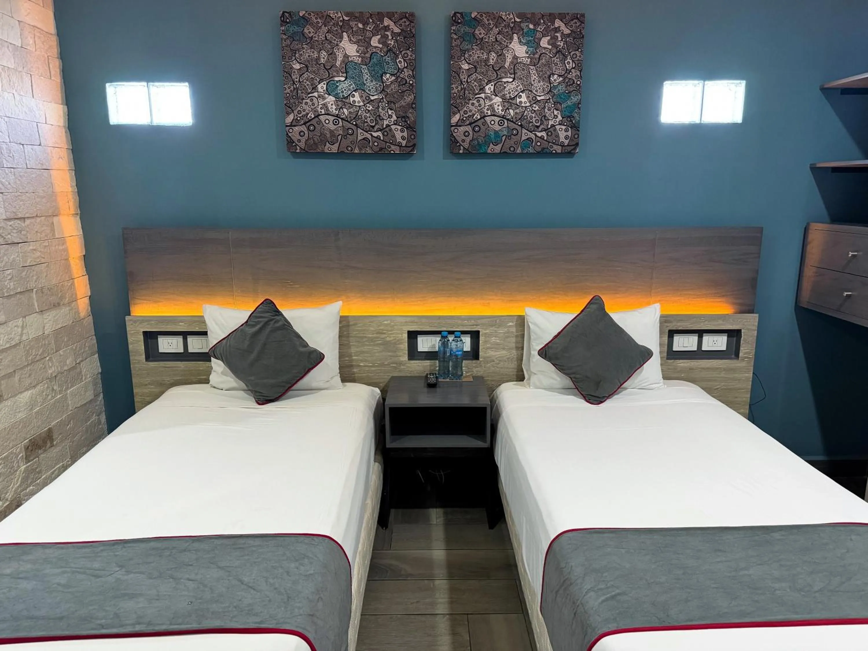 Bed in Illusion Xpress I Attraction Hotel Deluxe