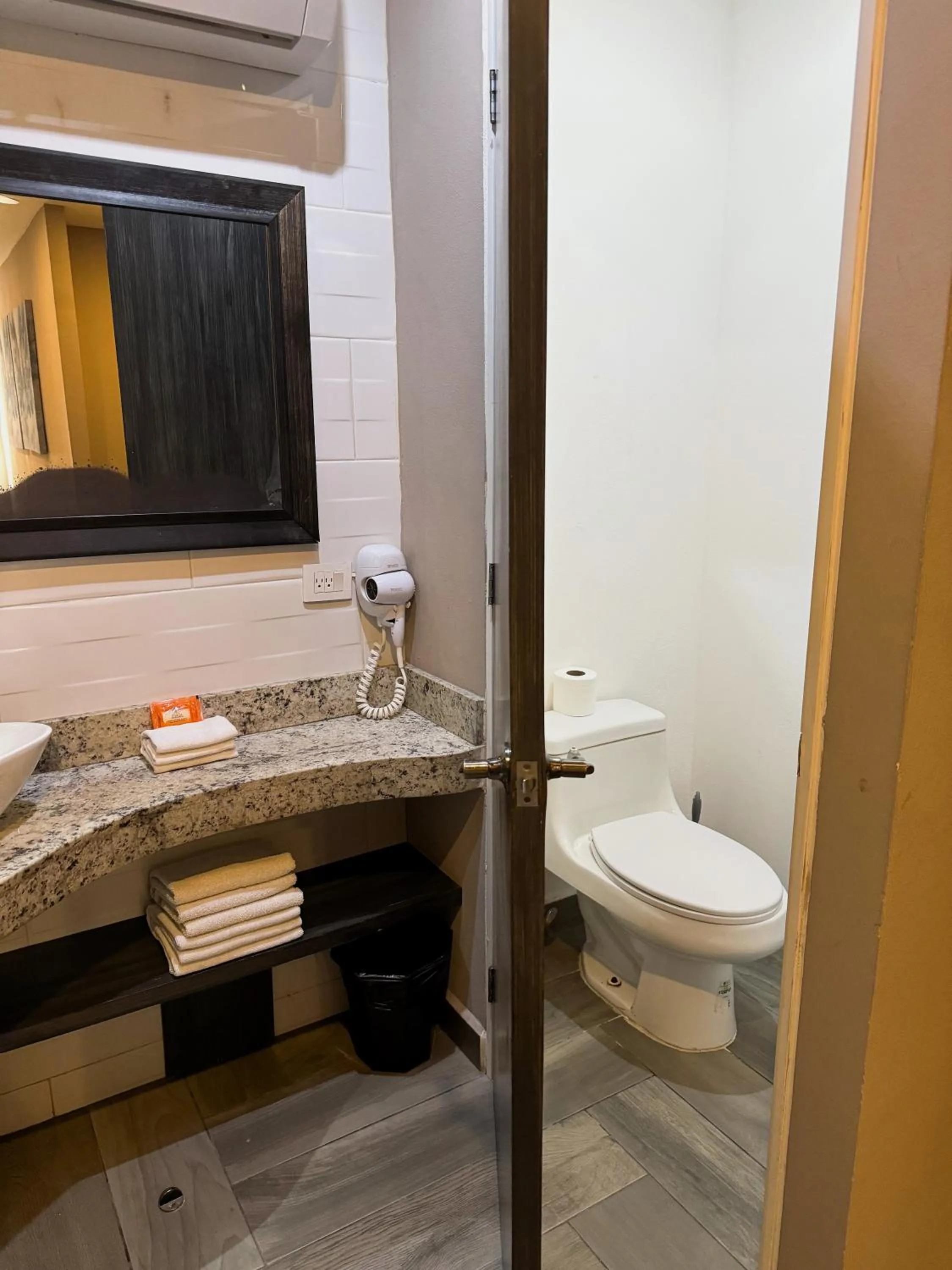 Toilet in Illusion Xpress I Attraction Hotel Deluxe