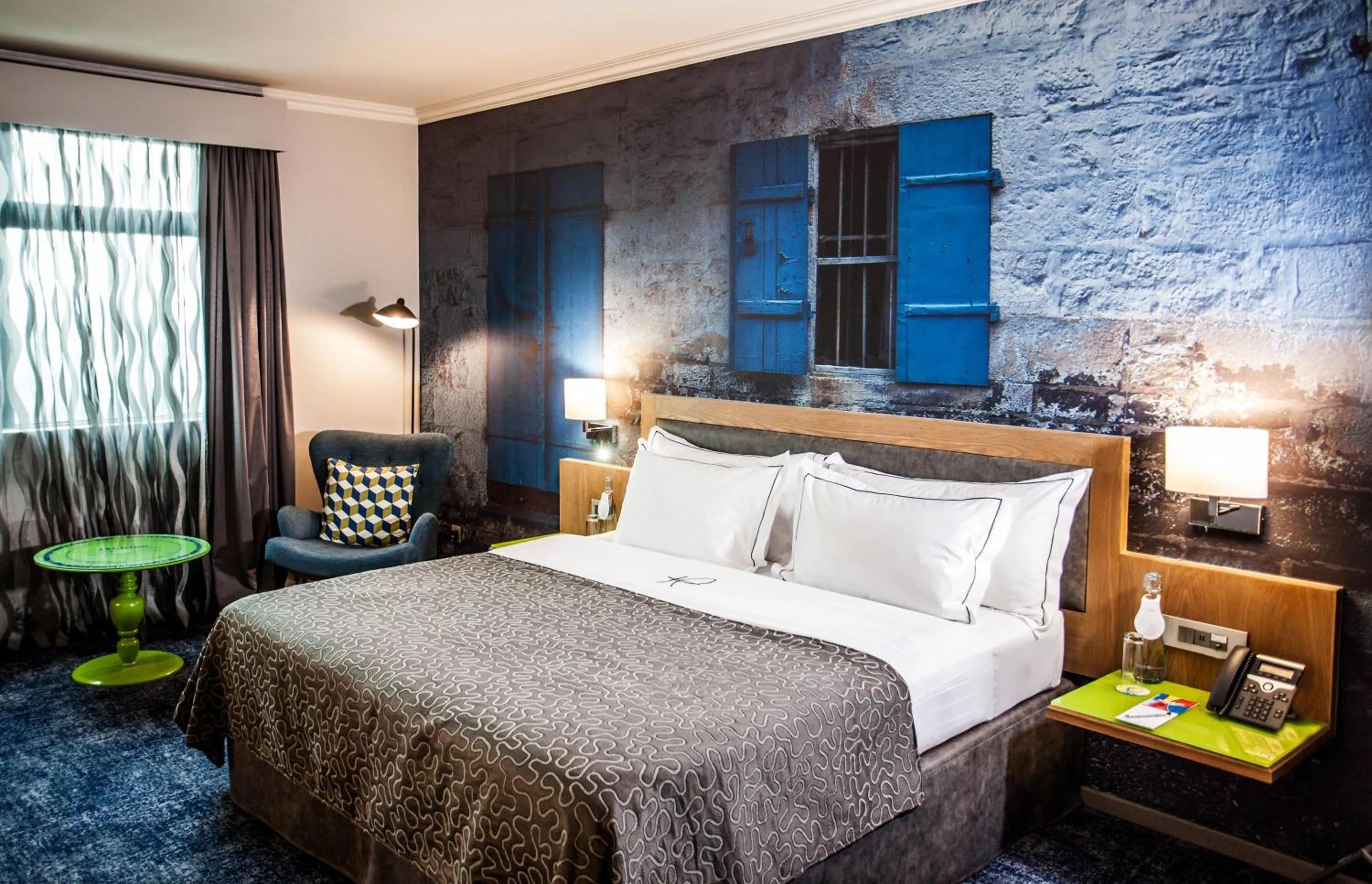 Photo of the whole room, Bed in Hennessy Park Hotel