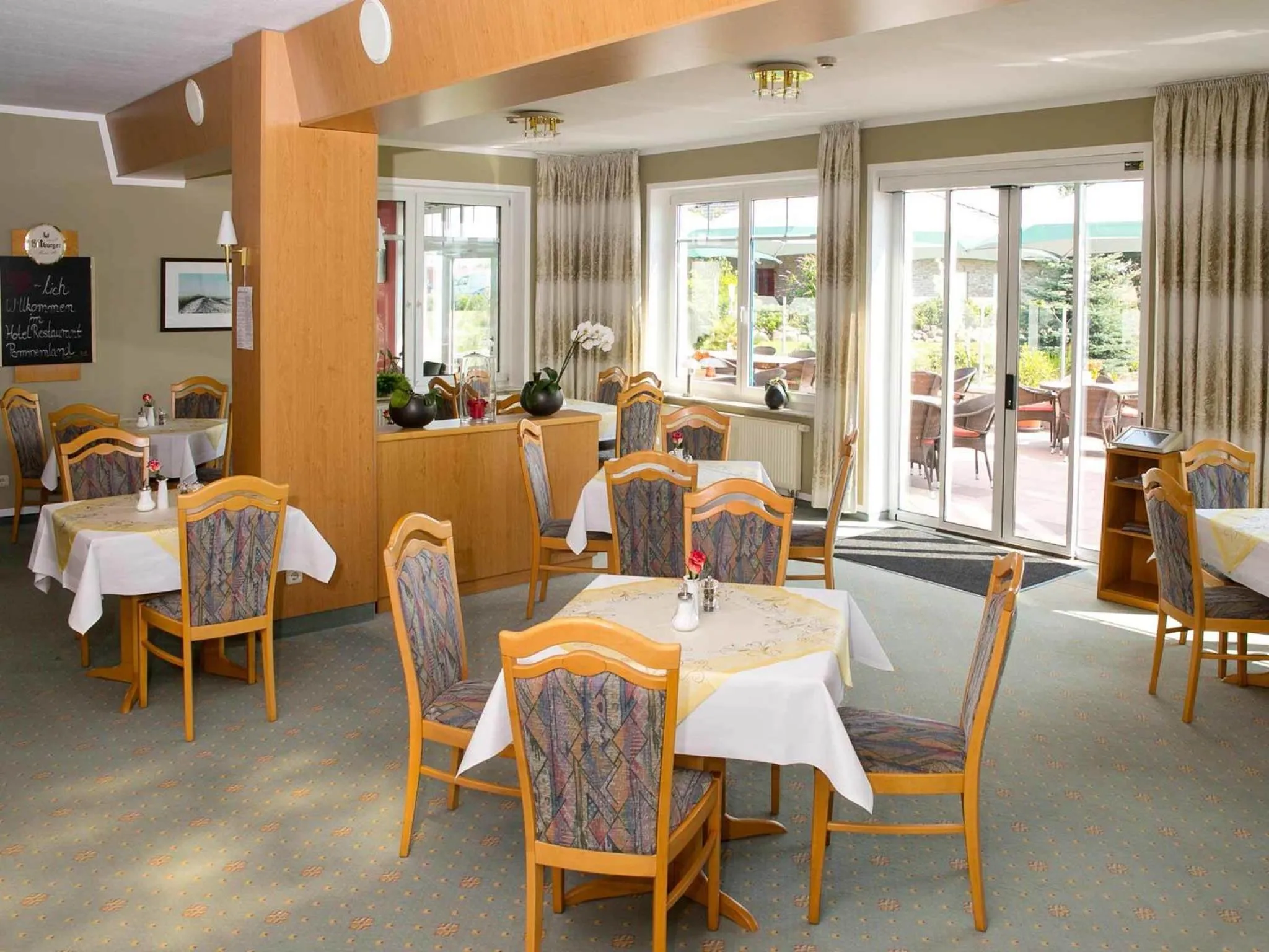 Restaurant/places to eat in Hotel Pommernland