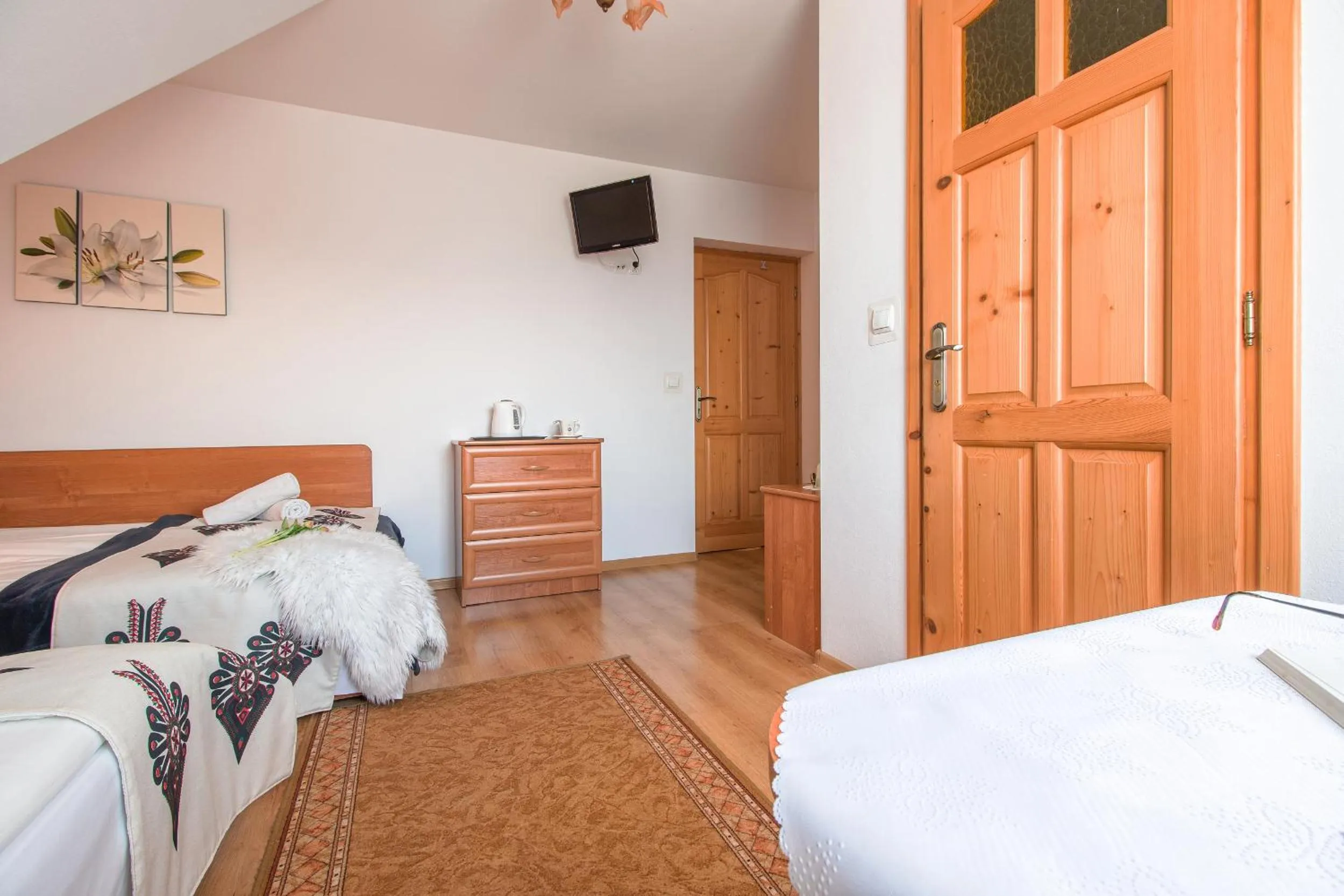 Photo of the whole room, Bed in Willa Wrzos