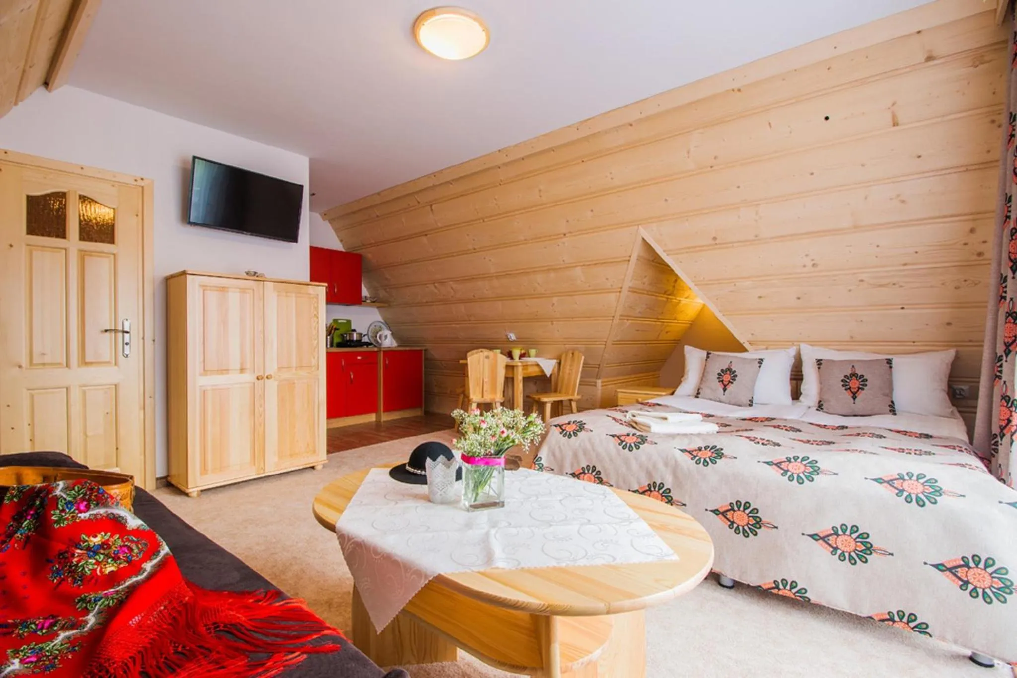 Photo of the whole room, Bed in Willa Wrzos