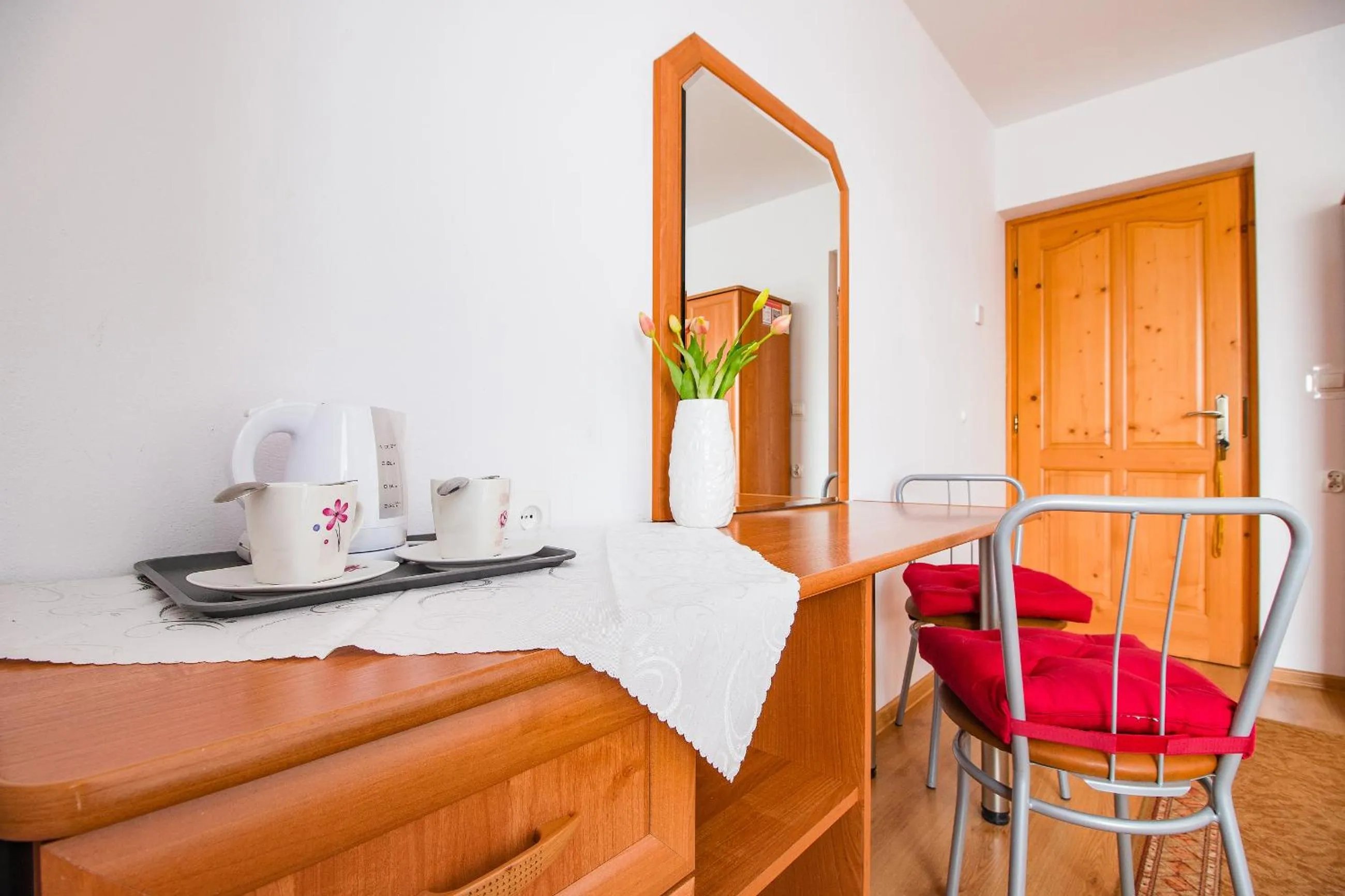 Photo of the whole room in Willa Wrzos