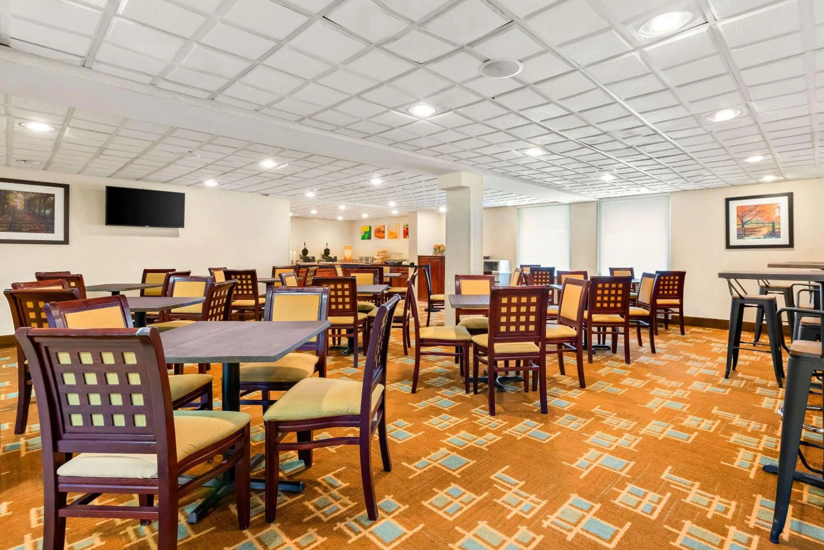 Breakfast in Quality Inn Edison-New Brunswick