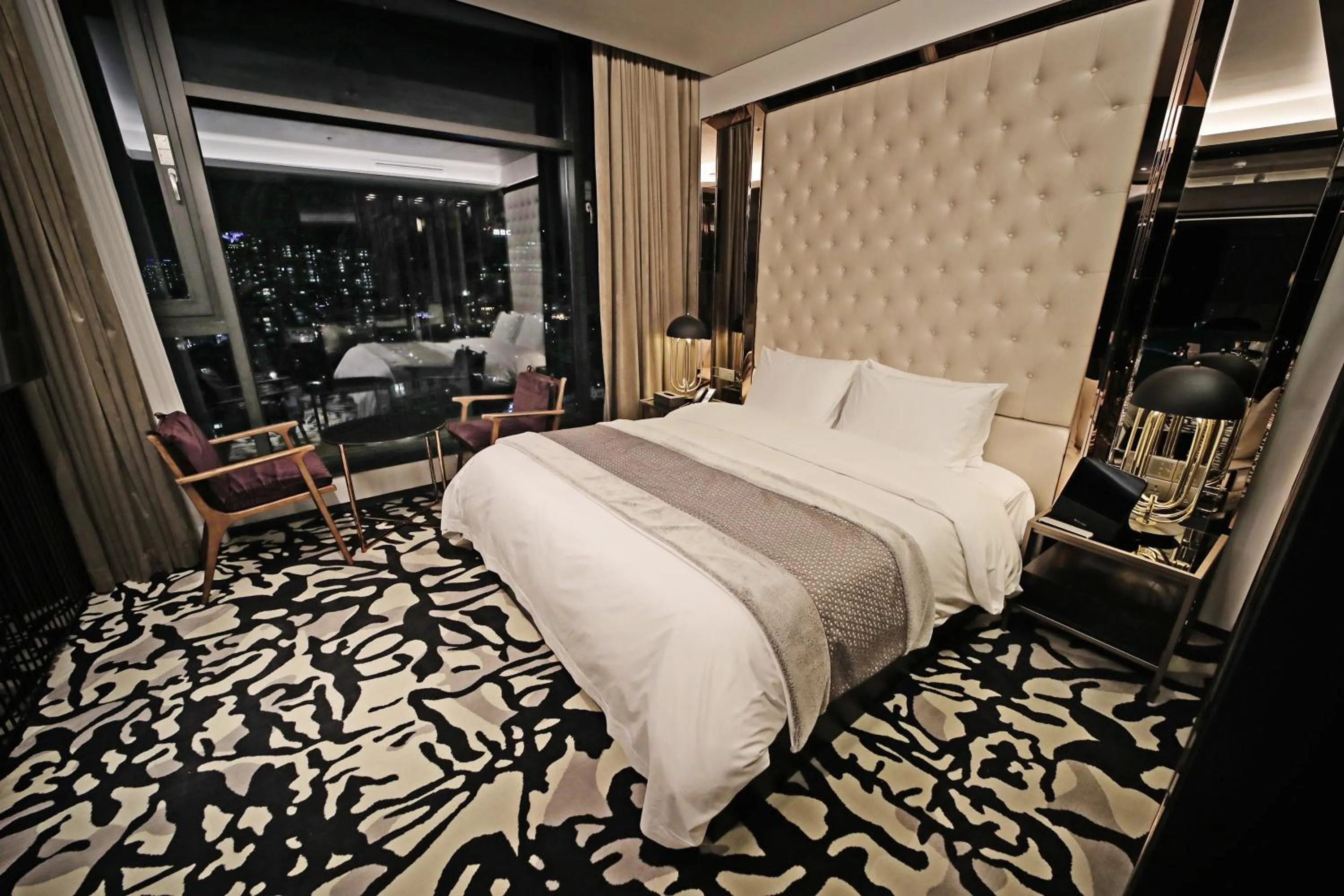 Bed in Best Louis Hamilton Hotel Gwangan