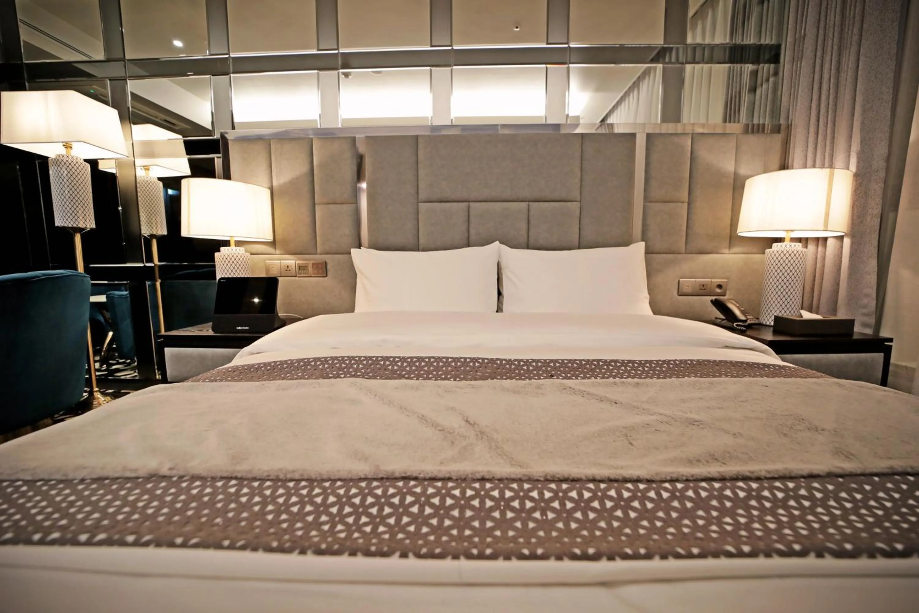 Bed in Best Louis Hamilton Hotel Gwangan