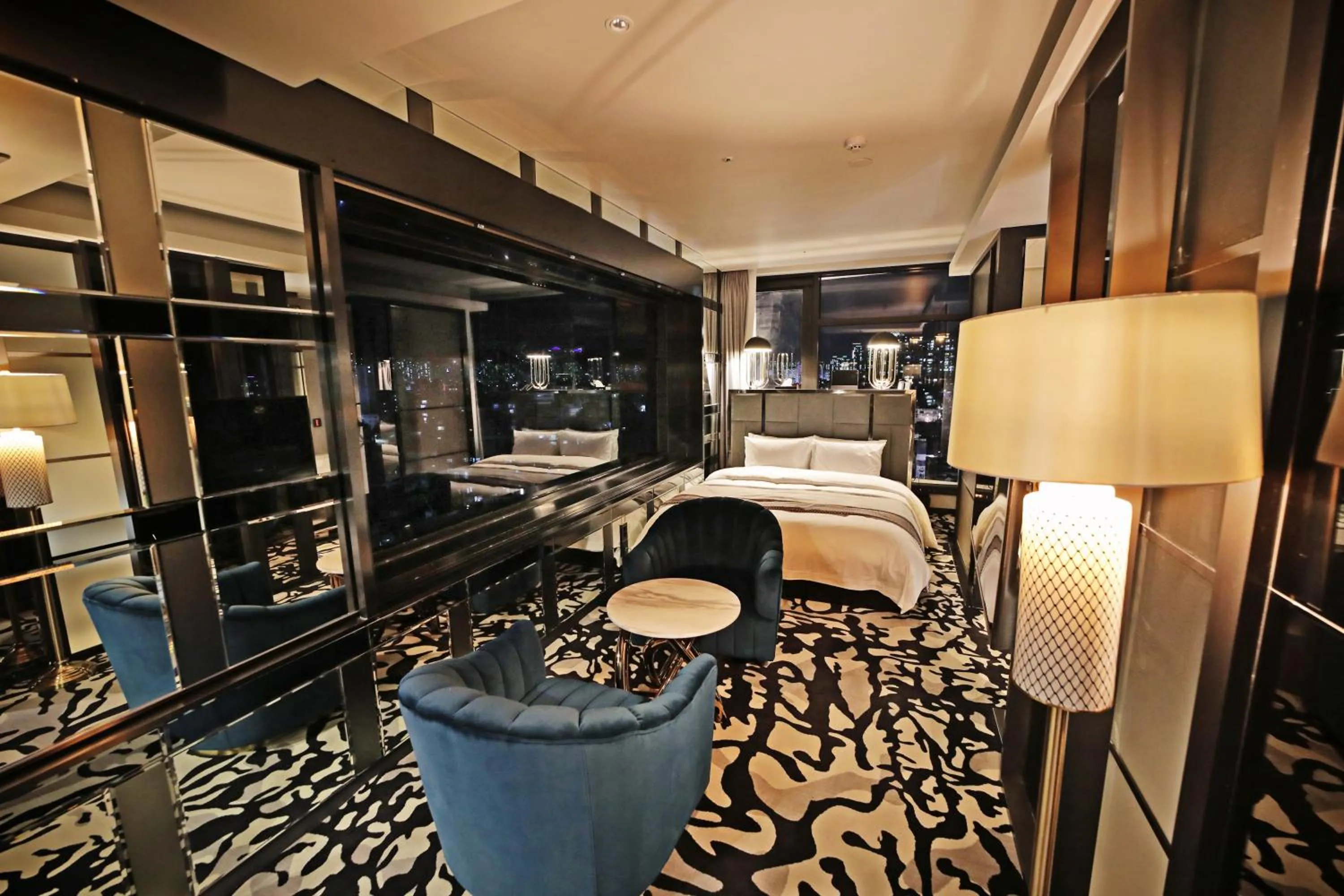 Bed in Best Louis Hamilton Hotel Gwangan