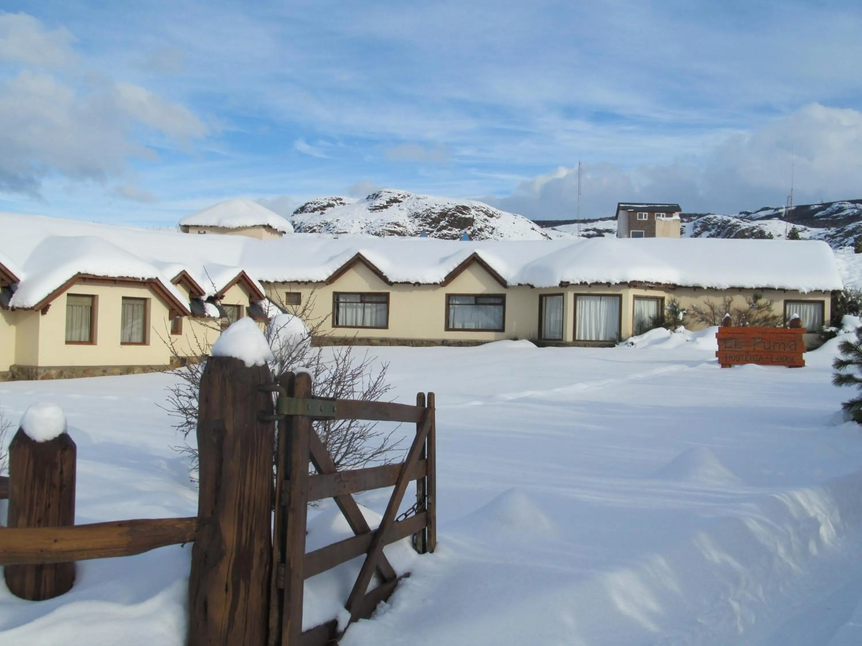 Property building in Hosteria El Puma