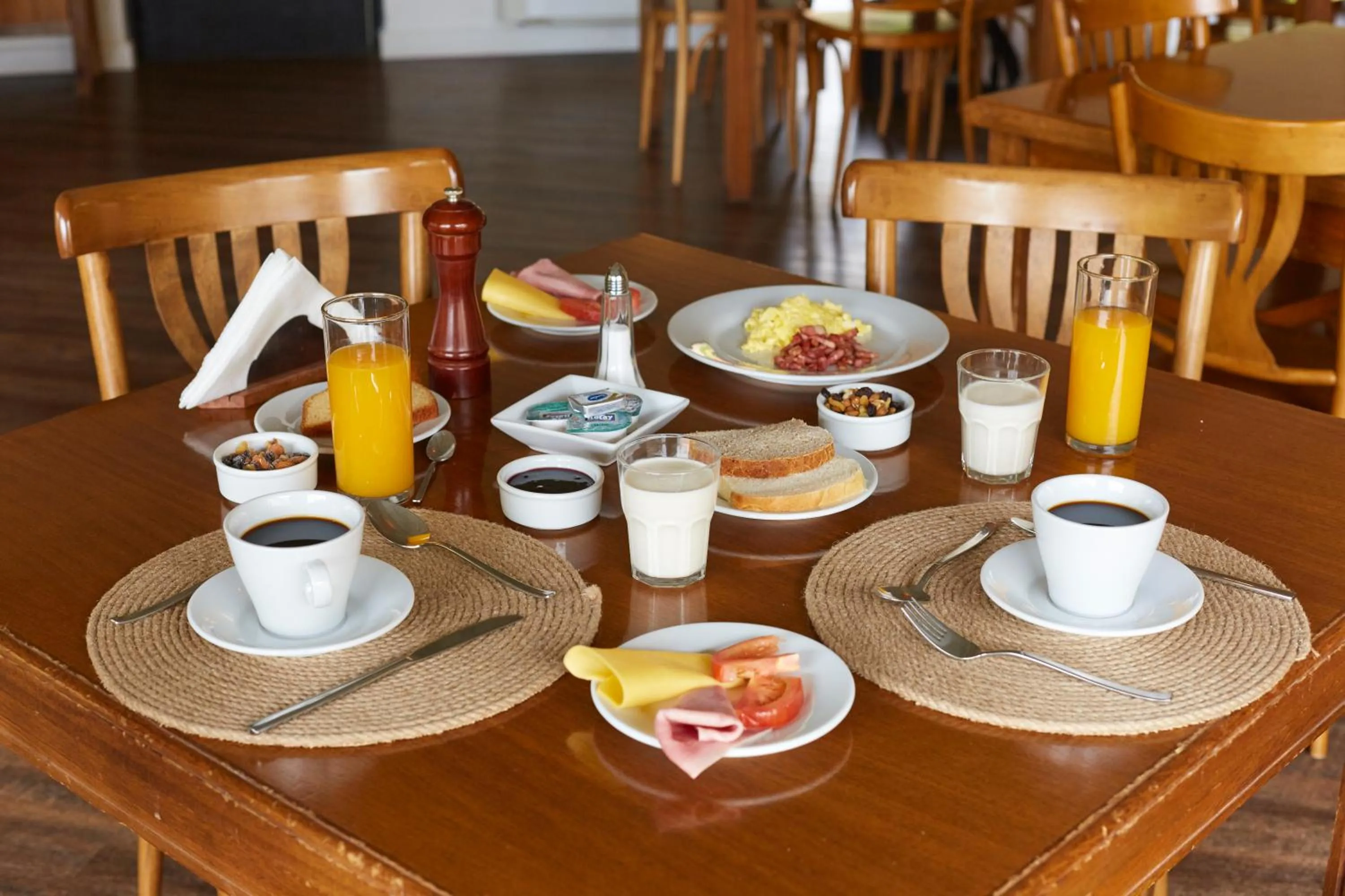 Buffet breakfast in Hosteria El Puma