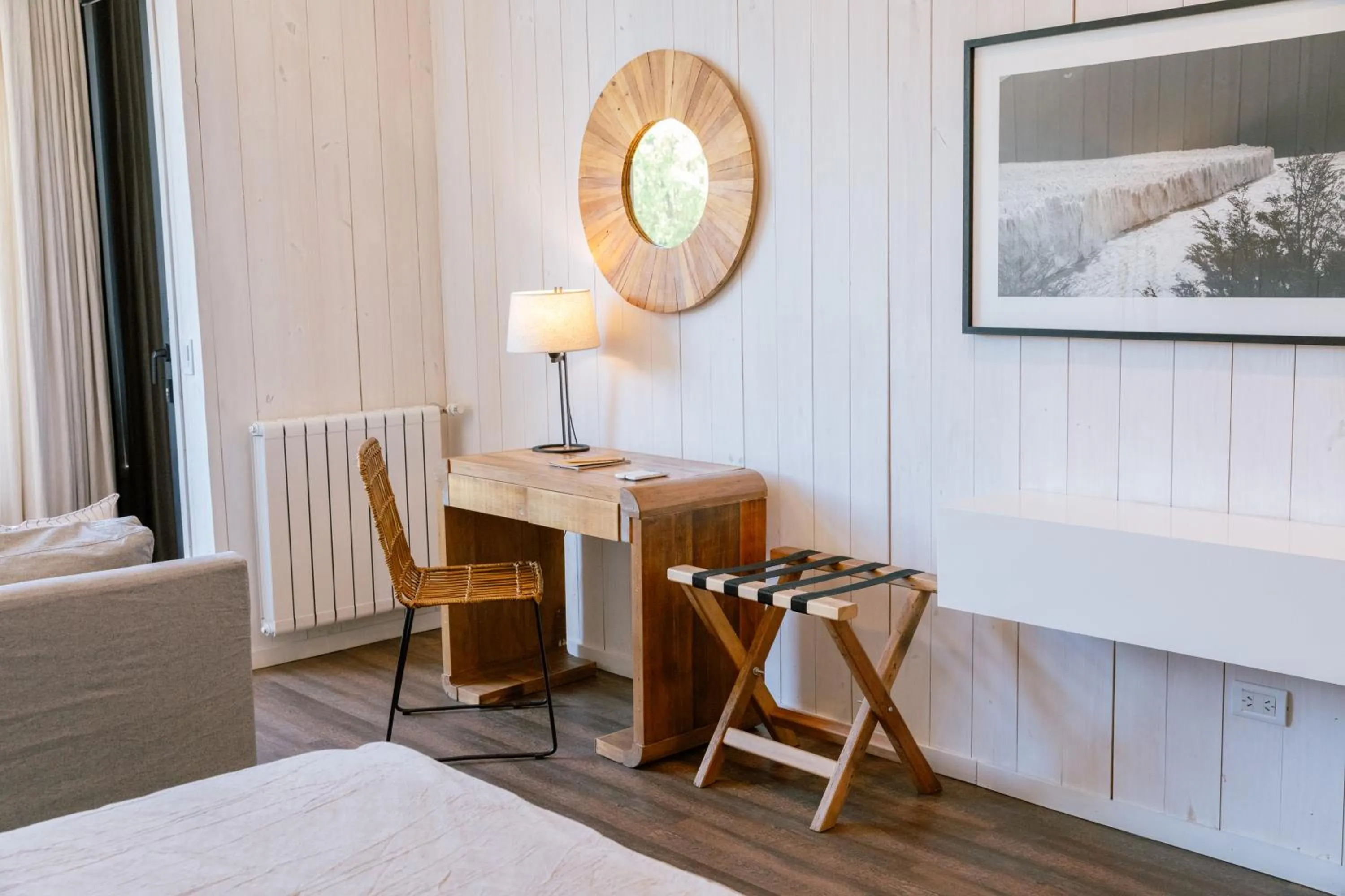 Seating area, Bed in Hosteria El Puma