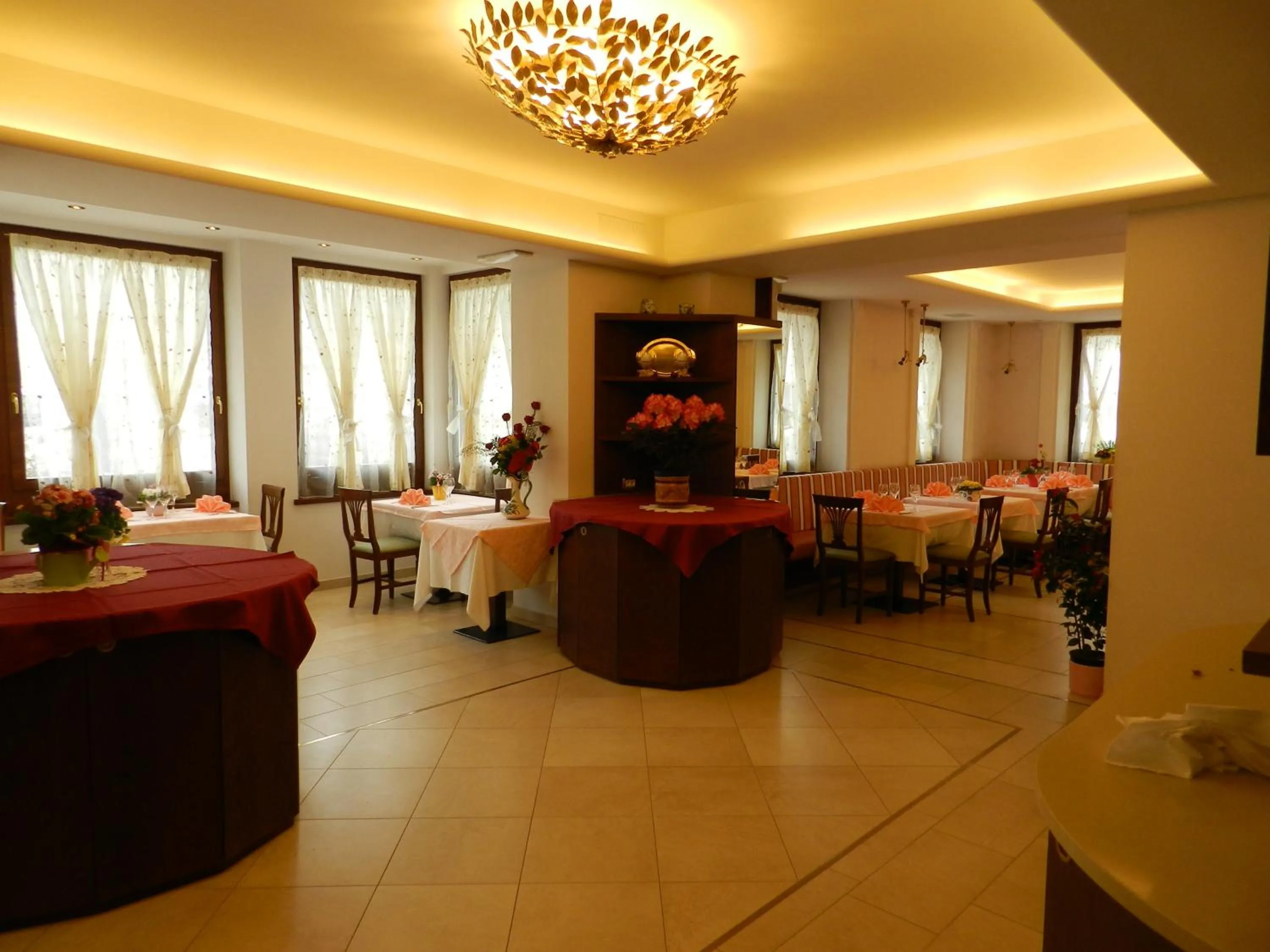 Restaurant/places to eat in Albergo Belvedere