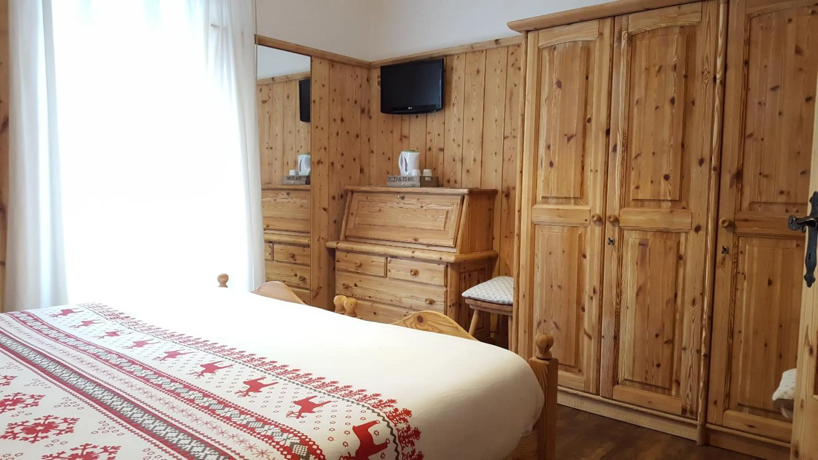 Photo of the whole room, Bed in Hotel Villa Gaia