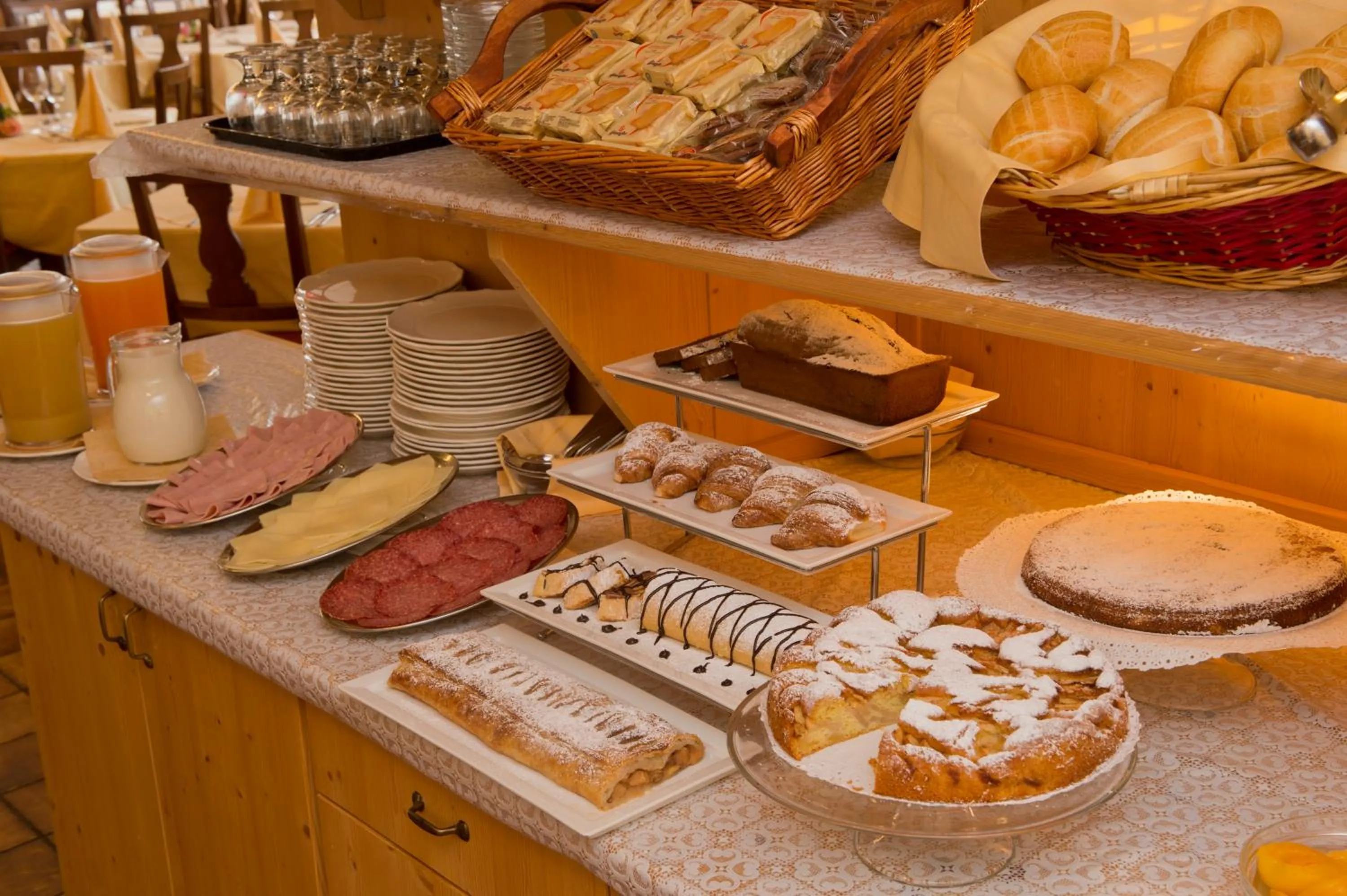 Buffet breakfast in Hotel Dalla Serra