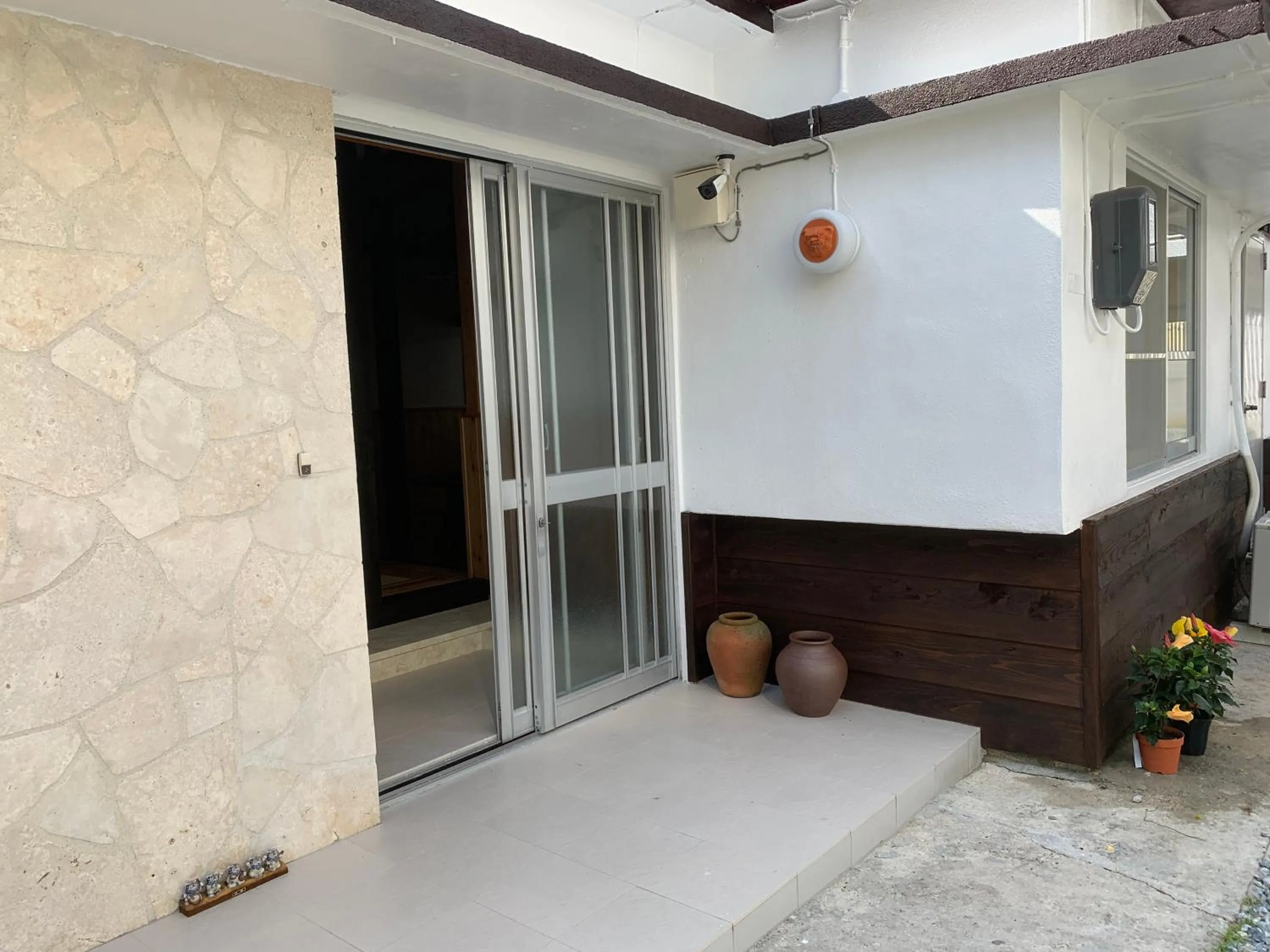 Facade/entrance in Condominium WAFU TEI Okinawa city