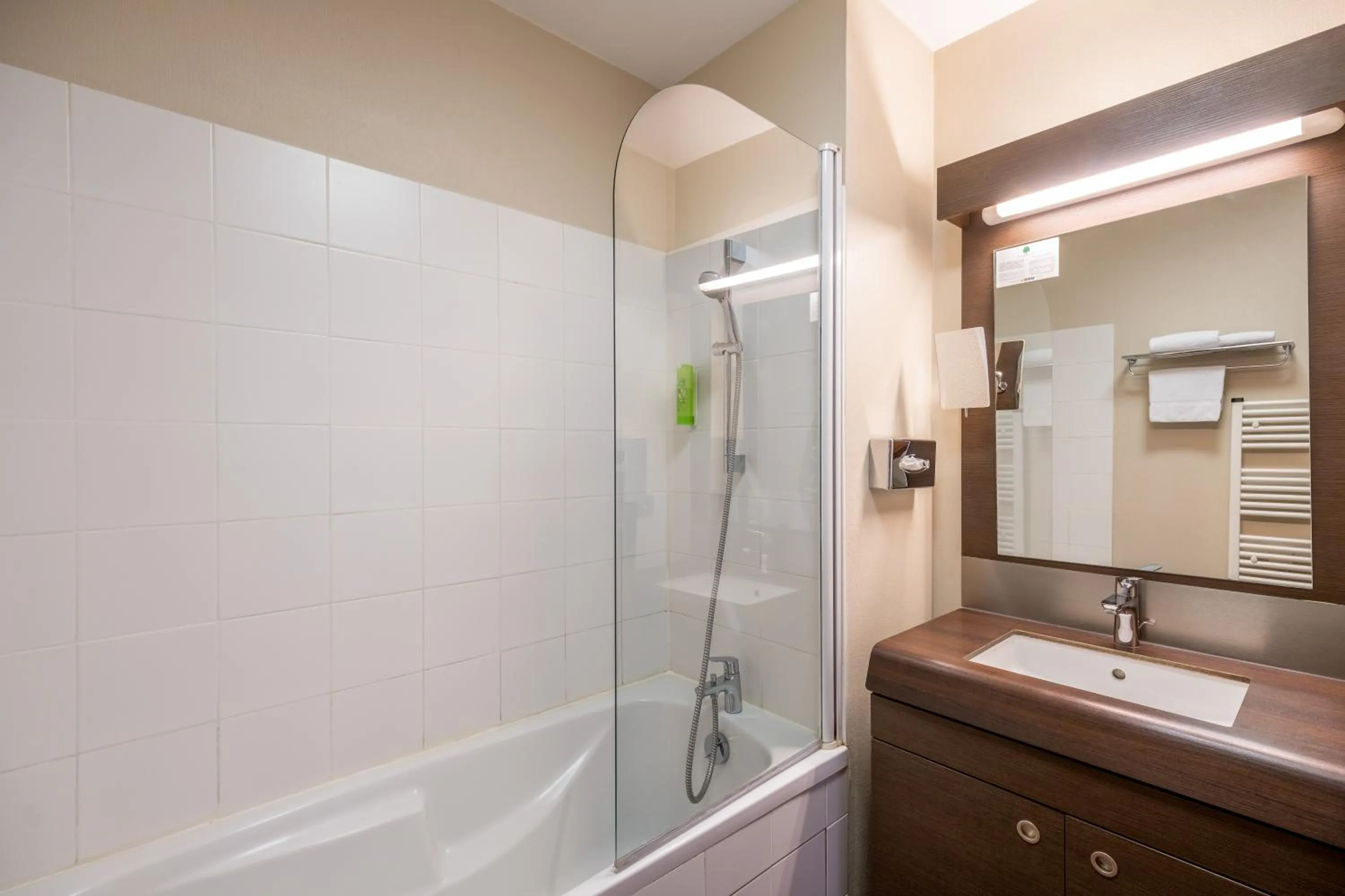 Bathroom in Aparthotel Adagio Lyon Patio Confluence