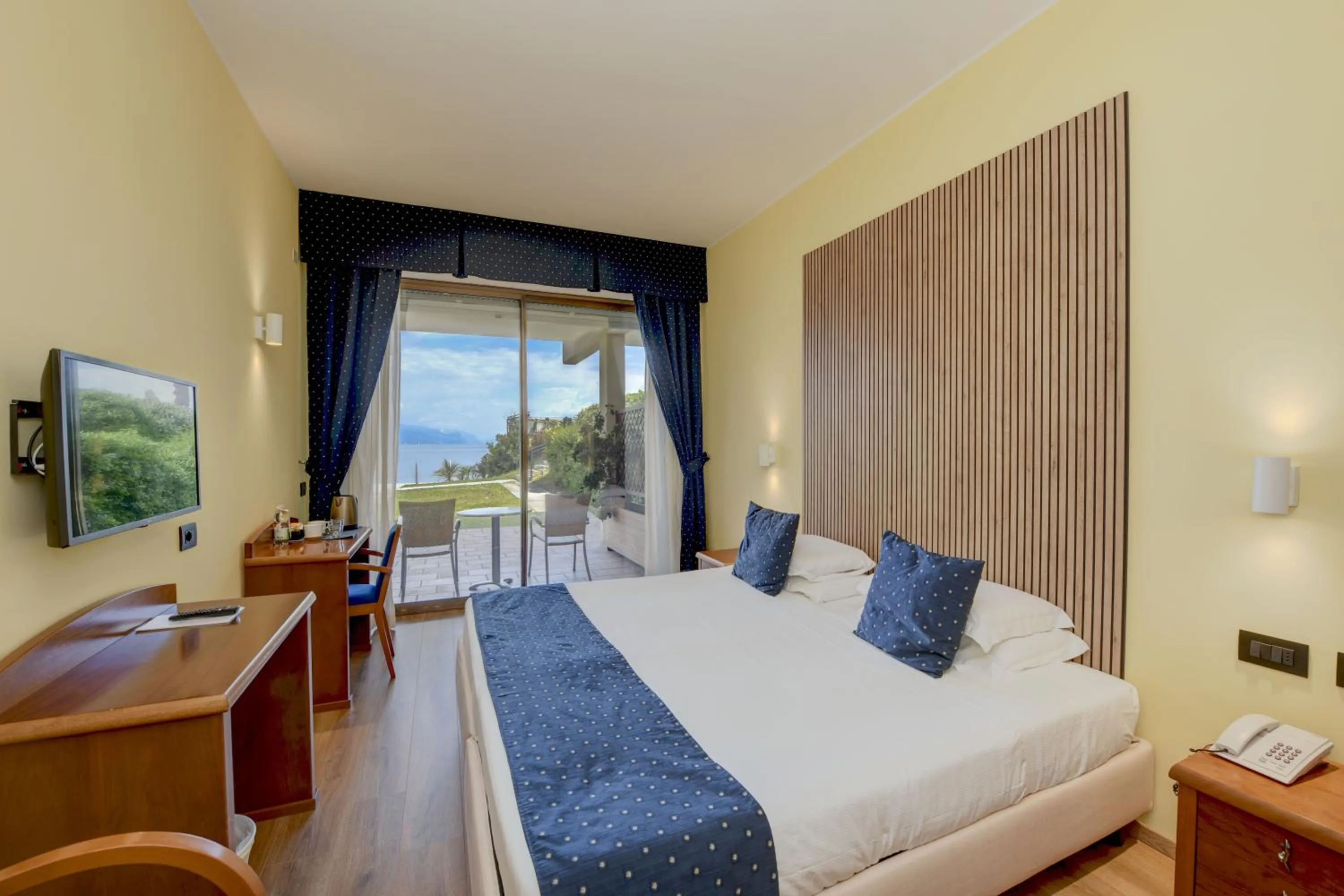 Bed in Lido International