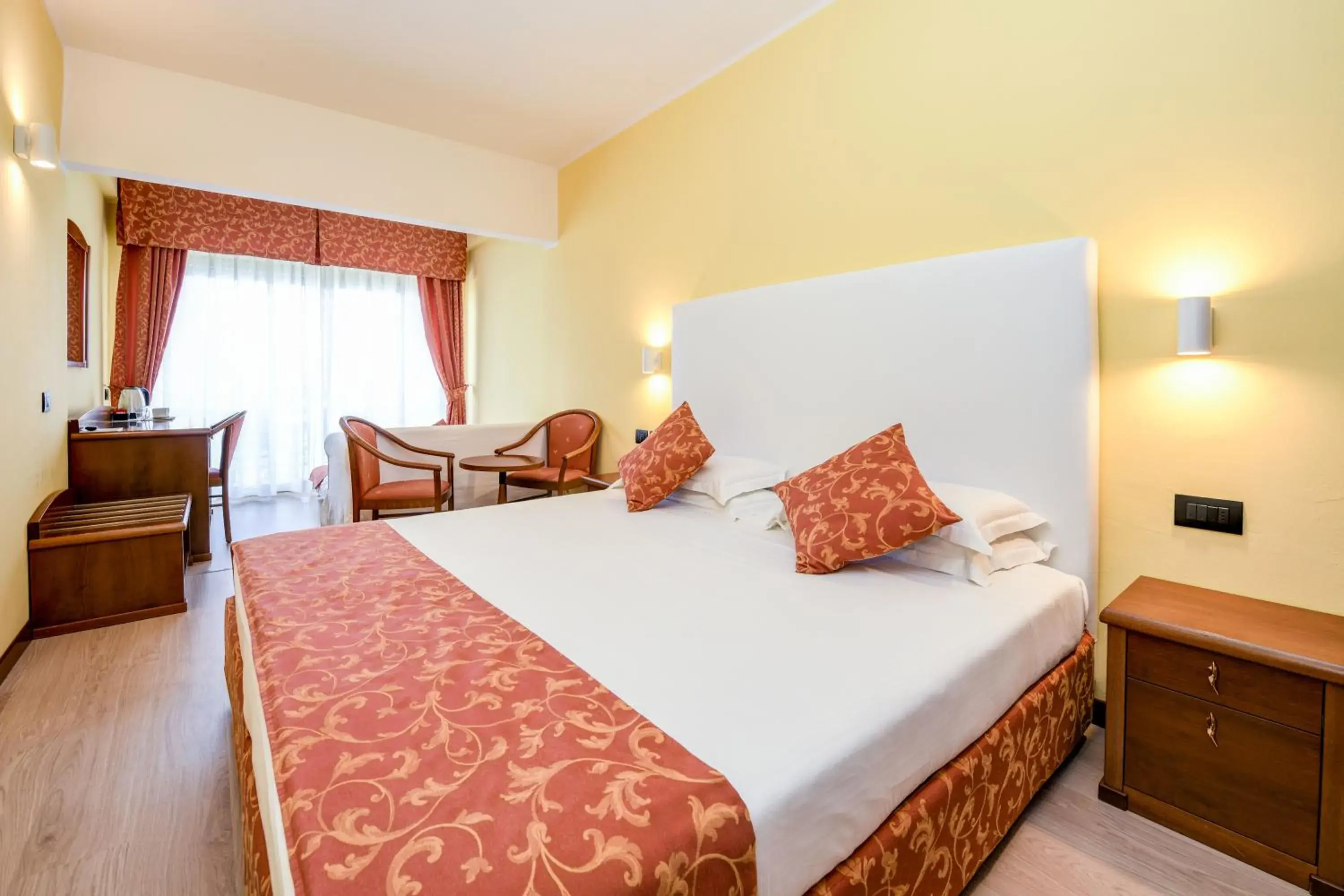 Superior King Room with Lake View in Lido International Superior King Room with Lake View in Lido International