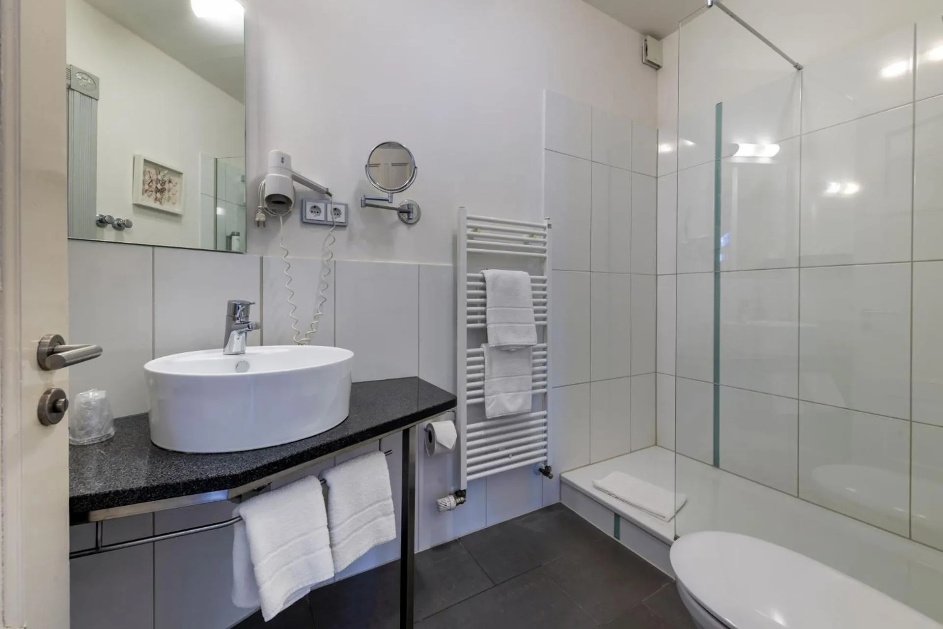 Shower in Designhotel 1690 & Apartments