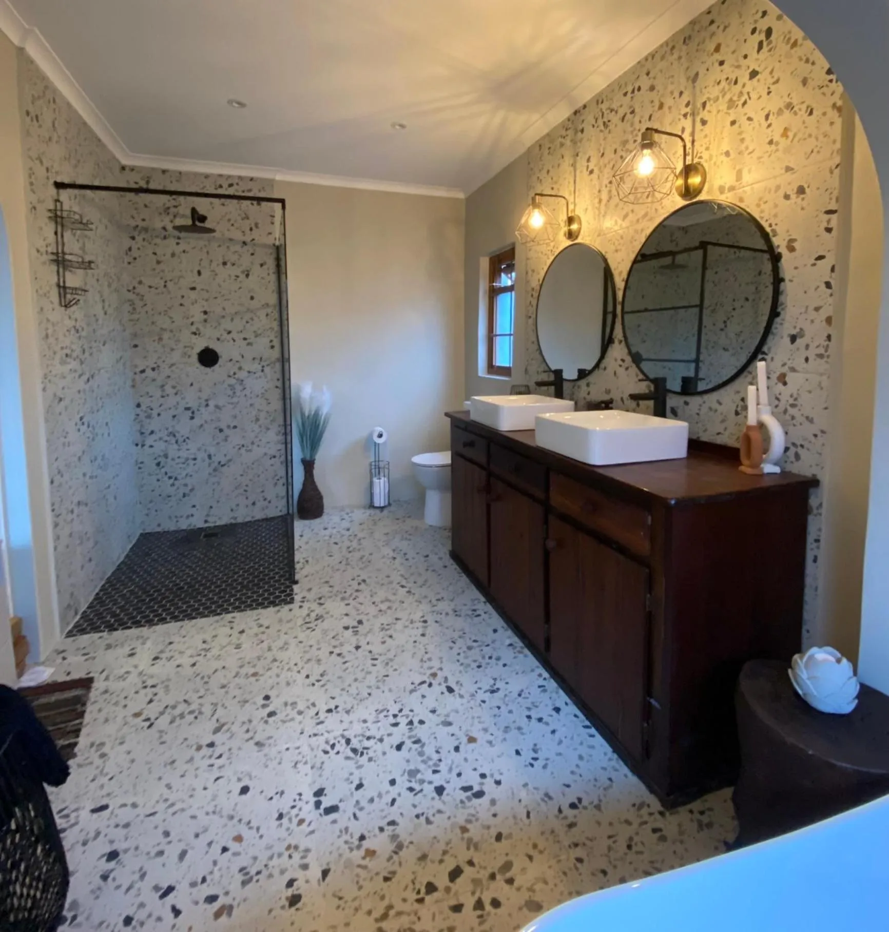 Dolphin Circle Bed and Breakfast