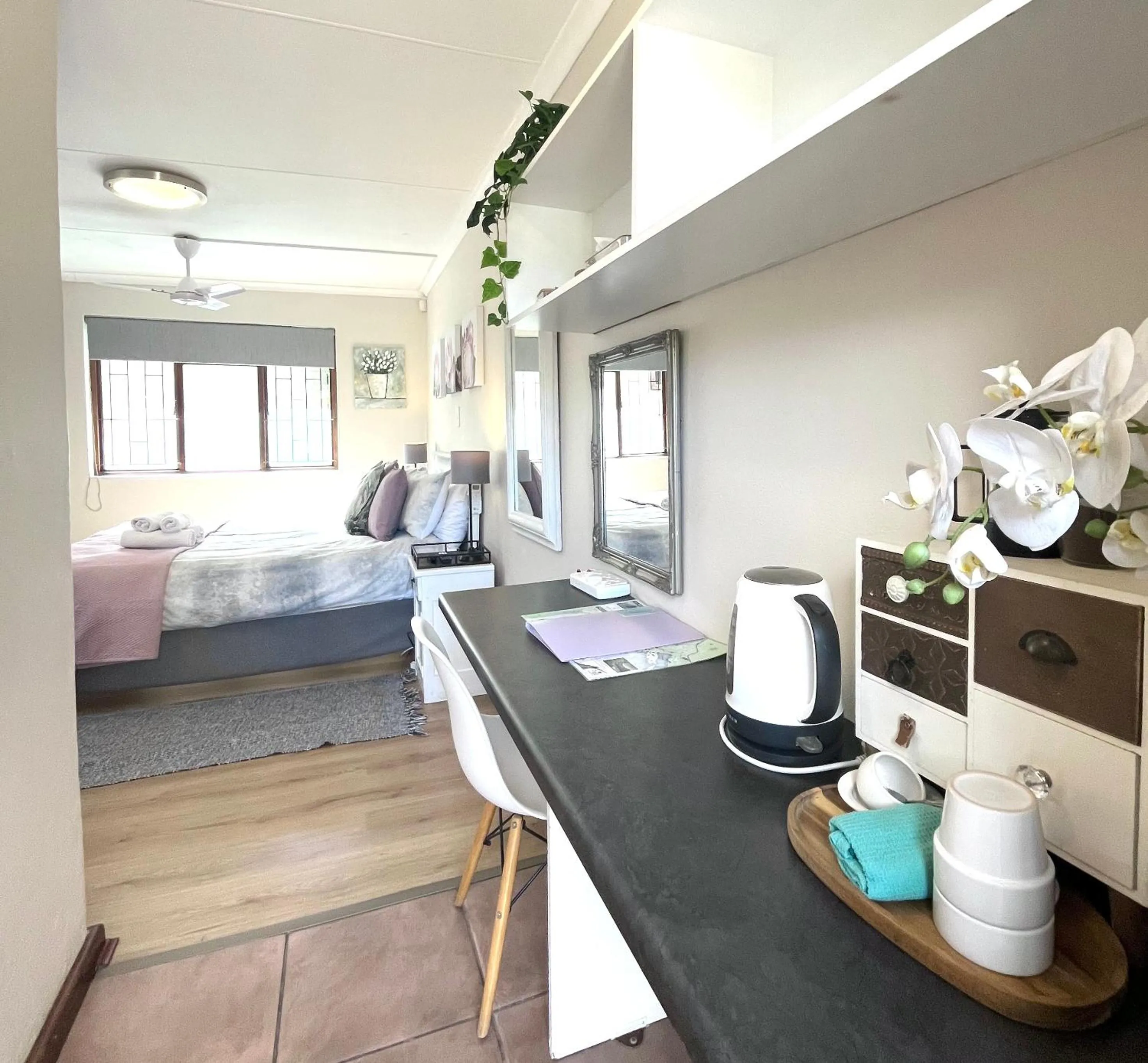 Bed in Dolphin Circle Bed and Breakfast