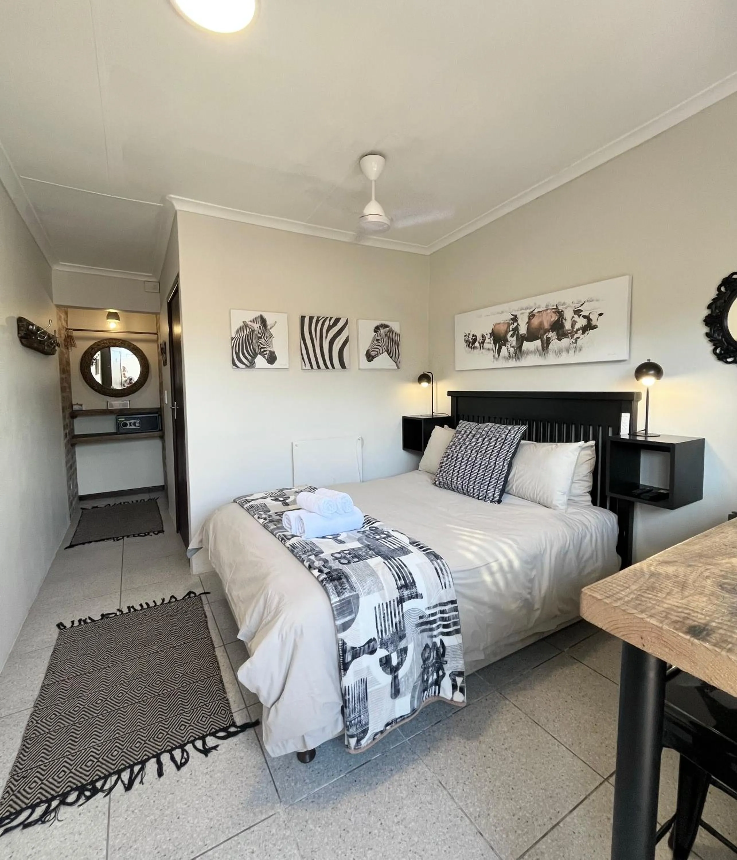 Bed in Dolphin Circle Bed and Breakfast