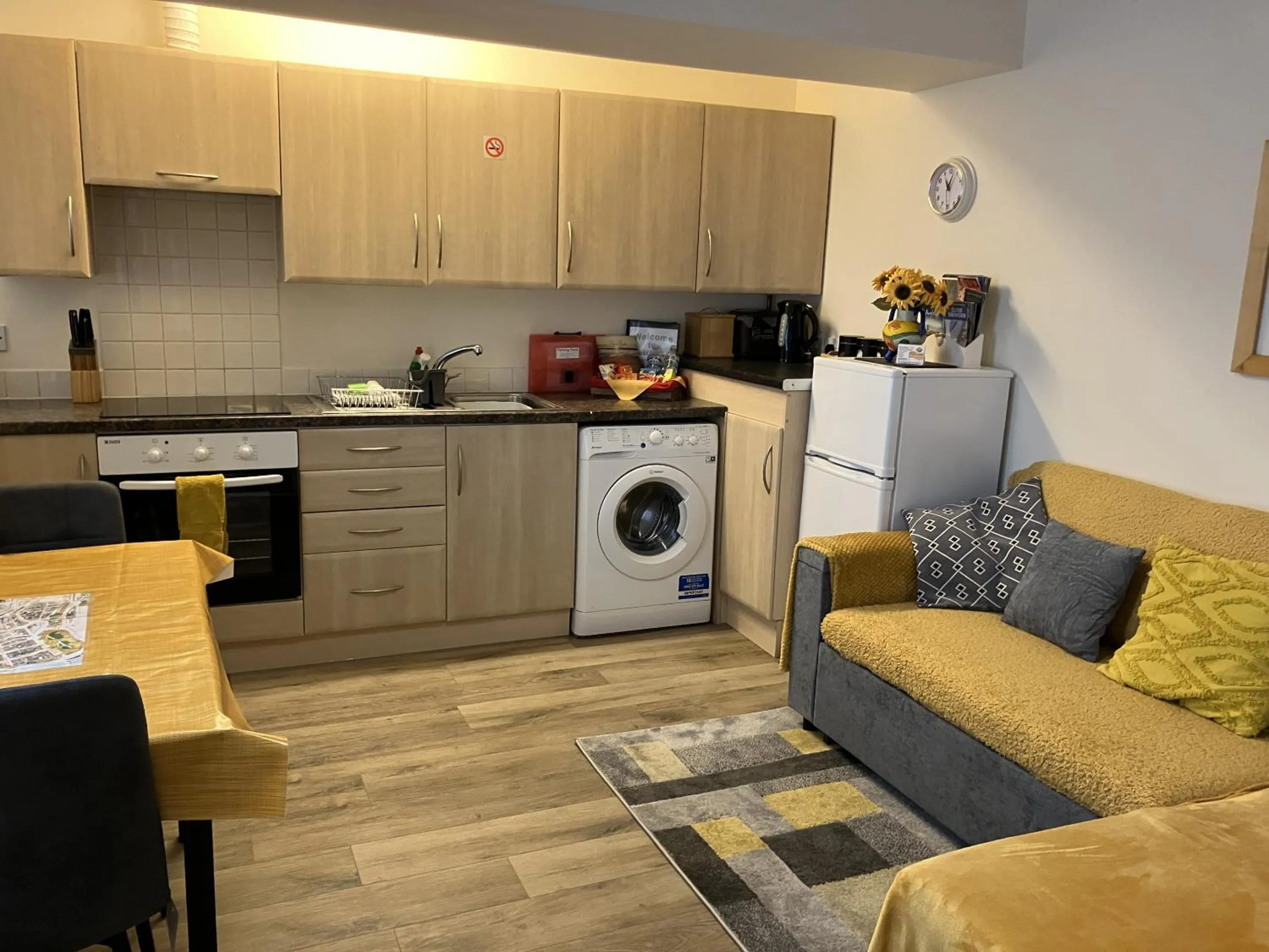 Kitchen or kitchenette in Chapel St Apartments