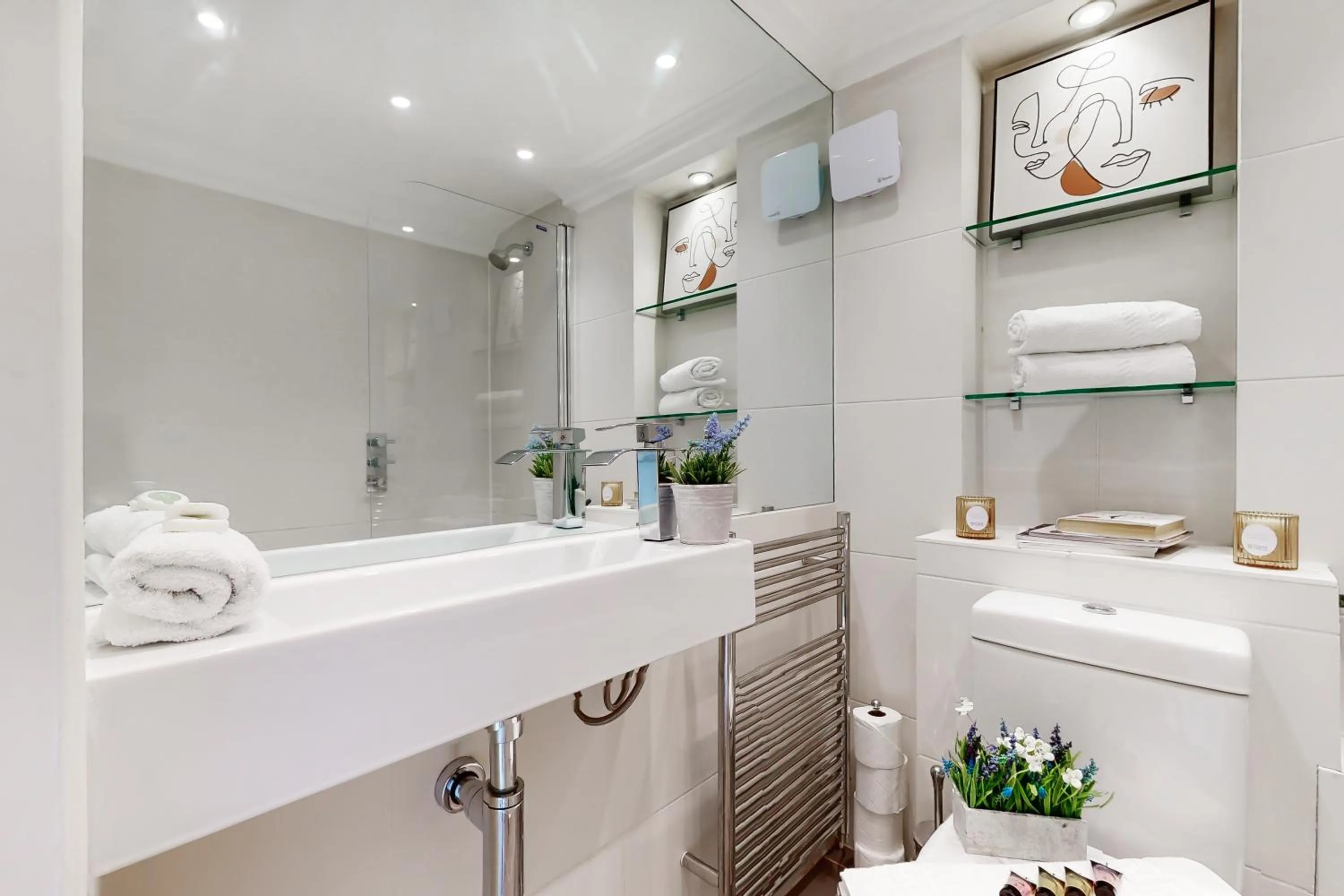 Bathroom in Stay in bond street