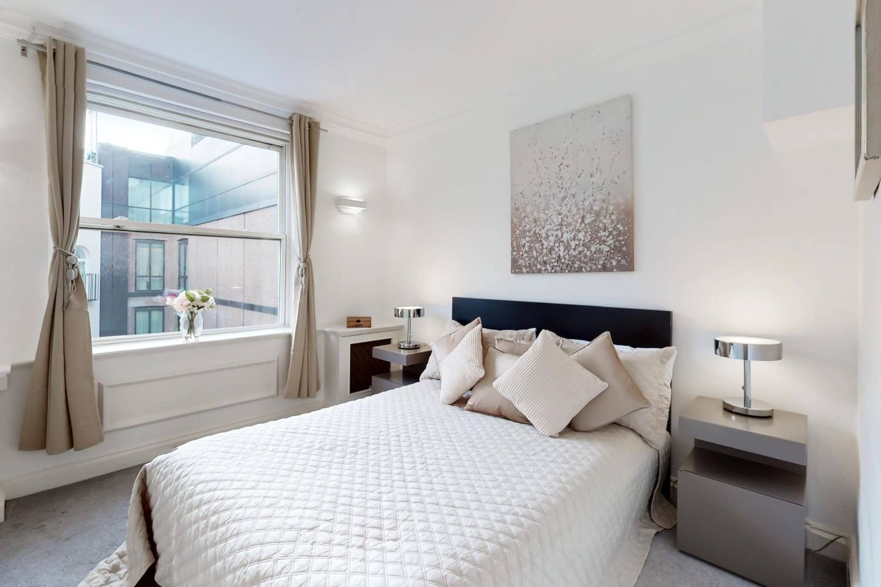 Bed in Stay in bond street