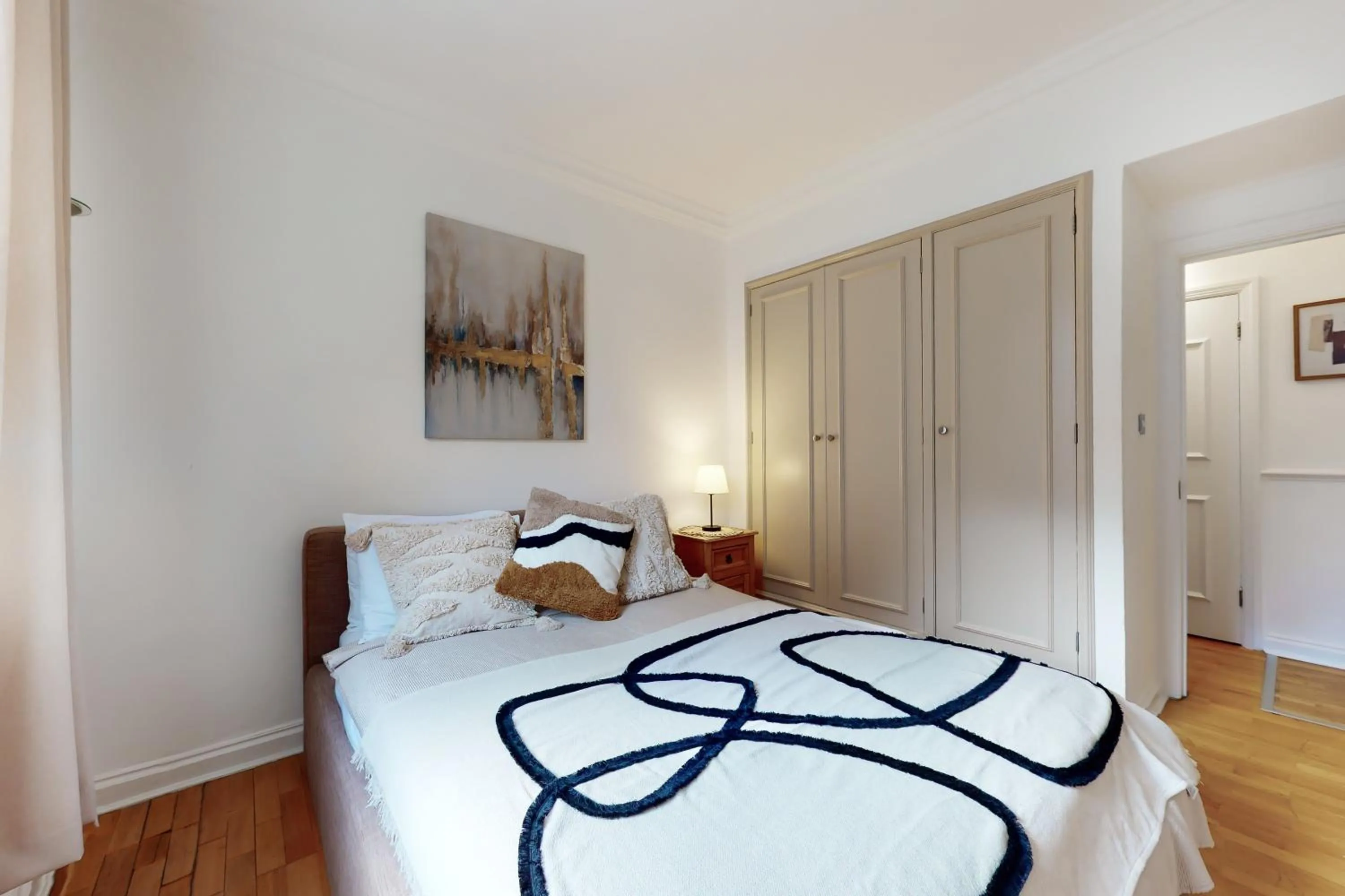 Bed in Stay in bond street