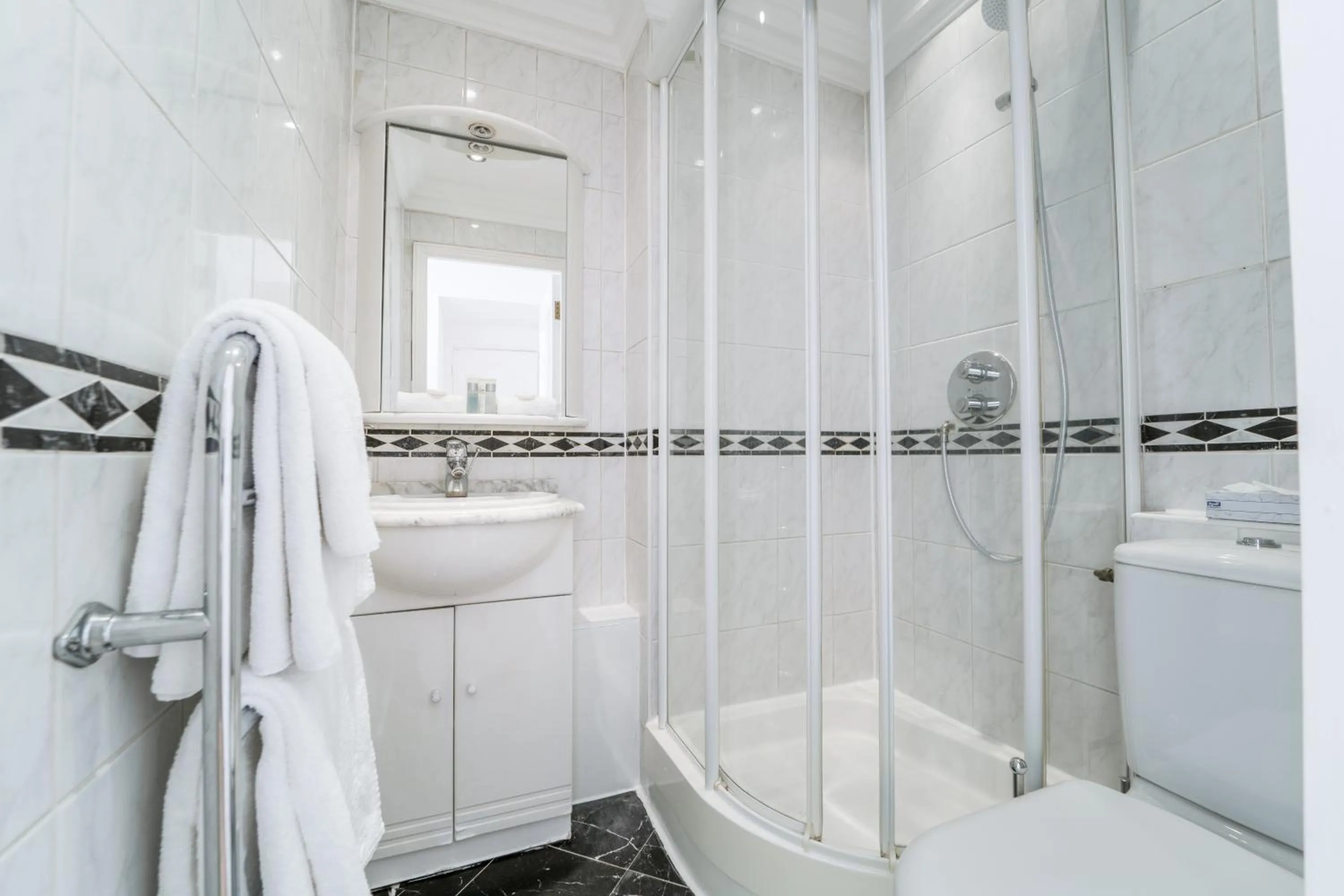 Bathroom in Stay in bond street