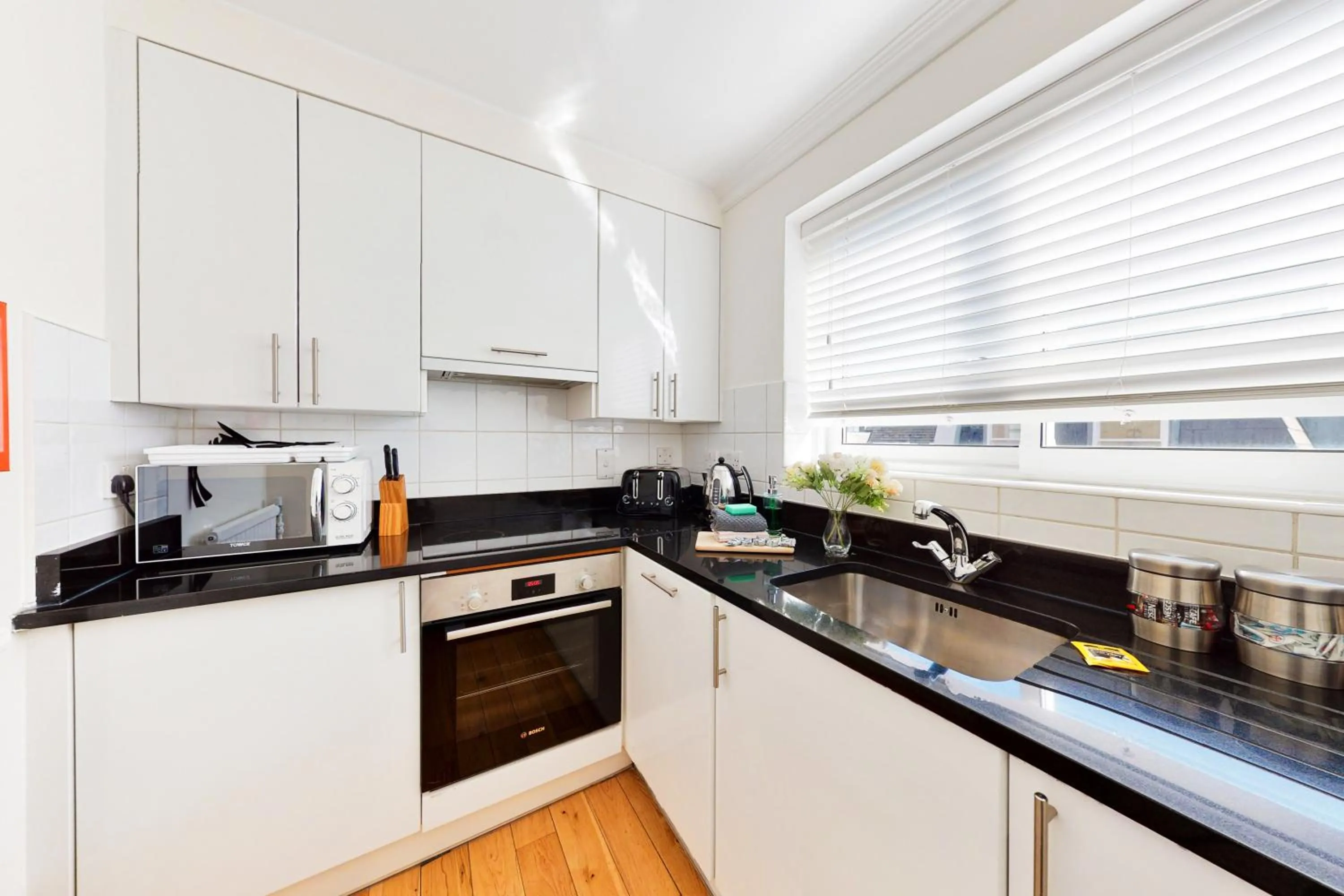 Kitchen or kitchenette in Stay in bond street