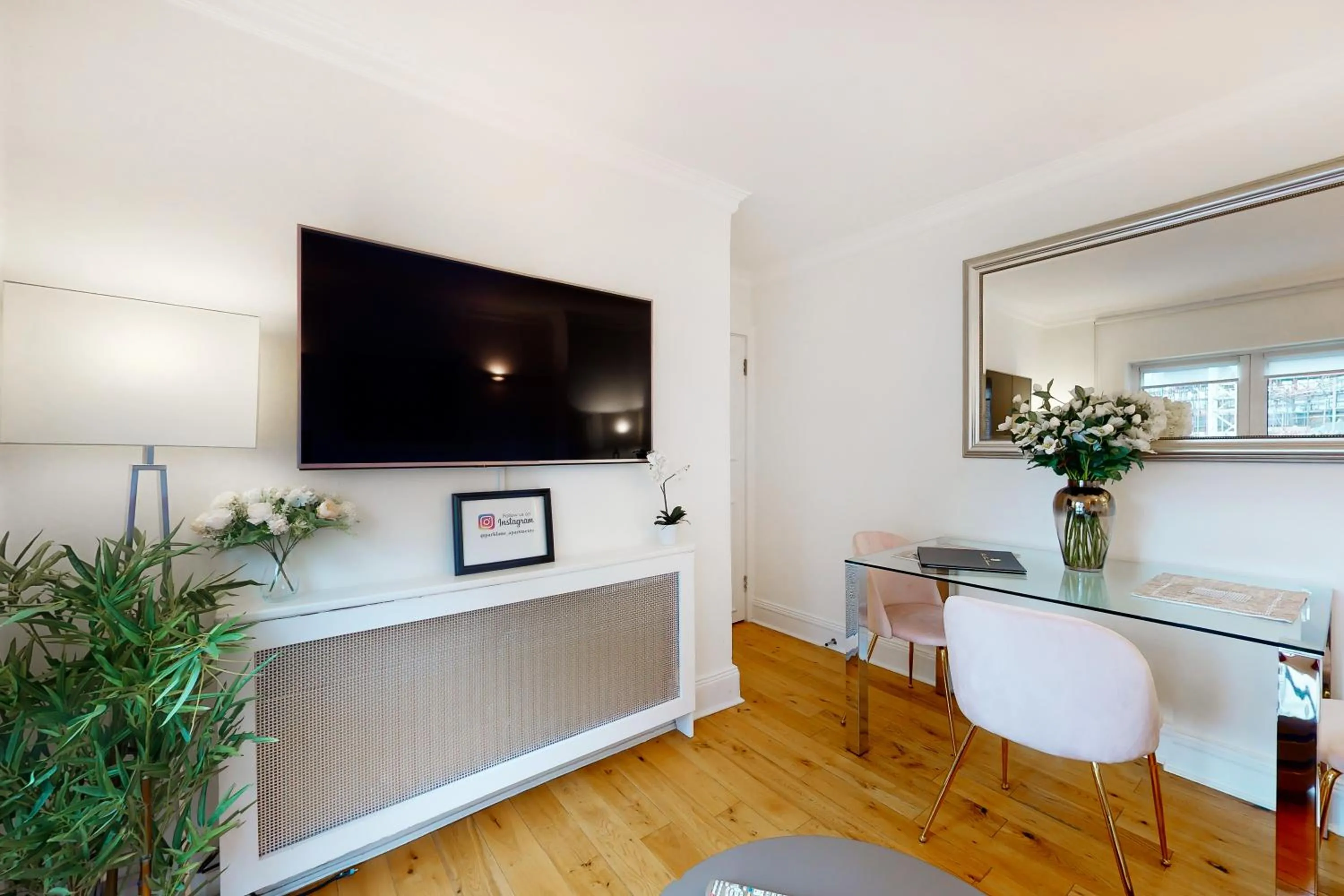 TV and multimedia in Stay in bond street