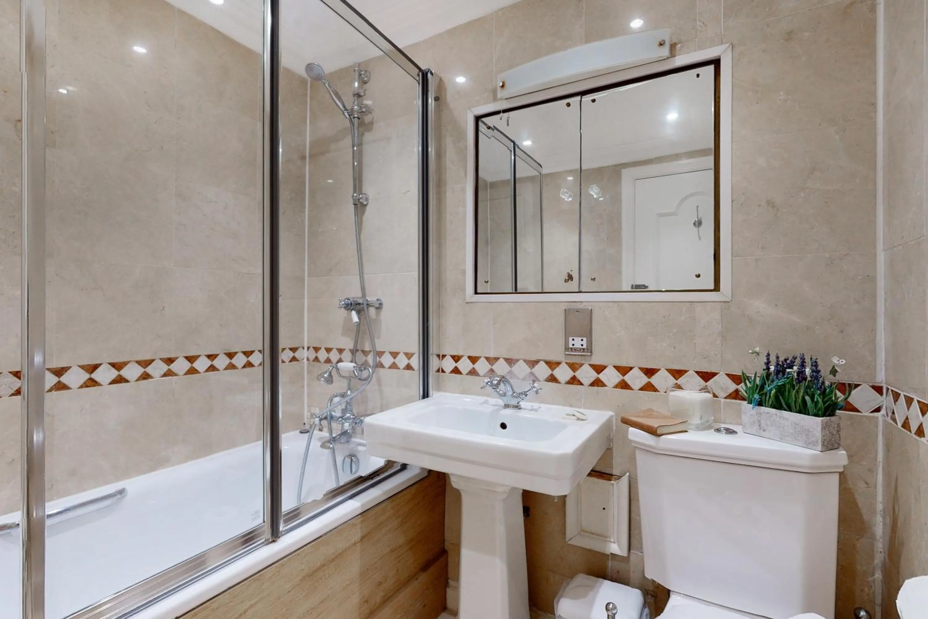 Bathroom in Stay in bond street