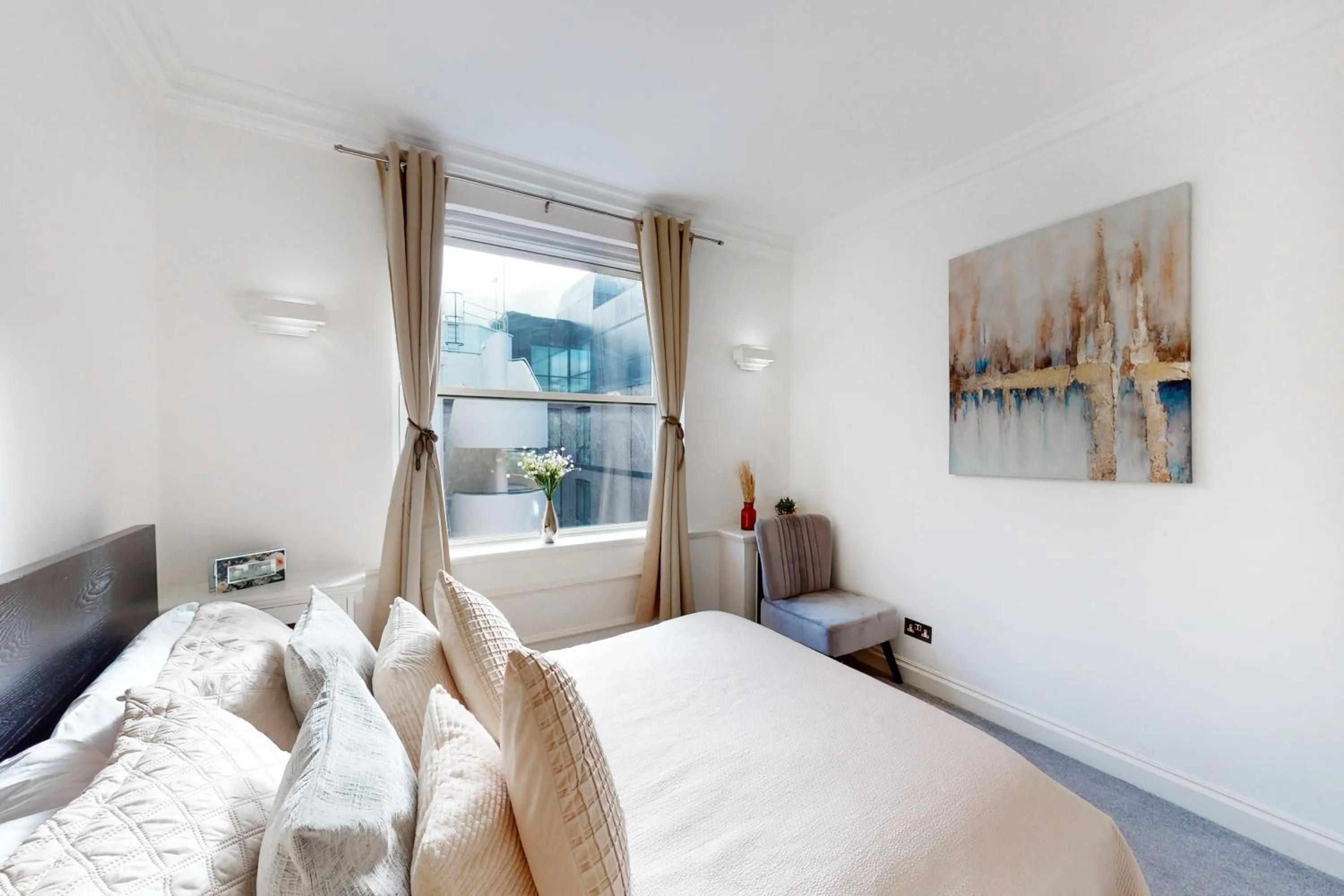 Bed in Stay in bond street