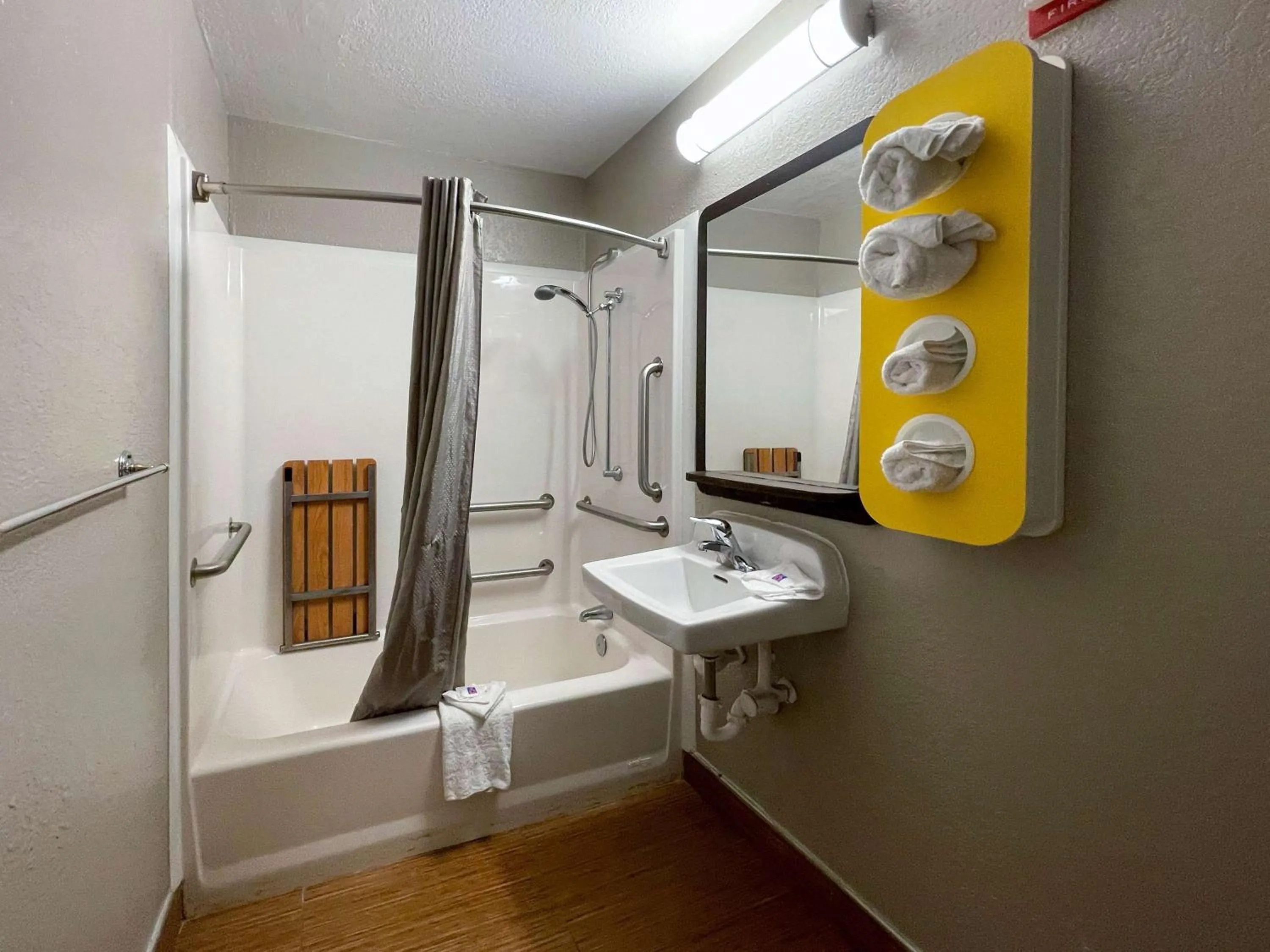 Photo of the whole room in Motel 6-Camp Springs, DC - South Camp Springs