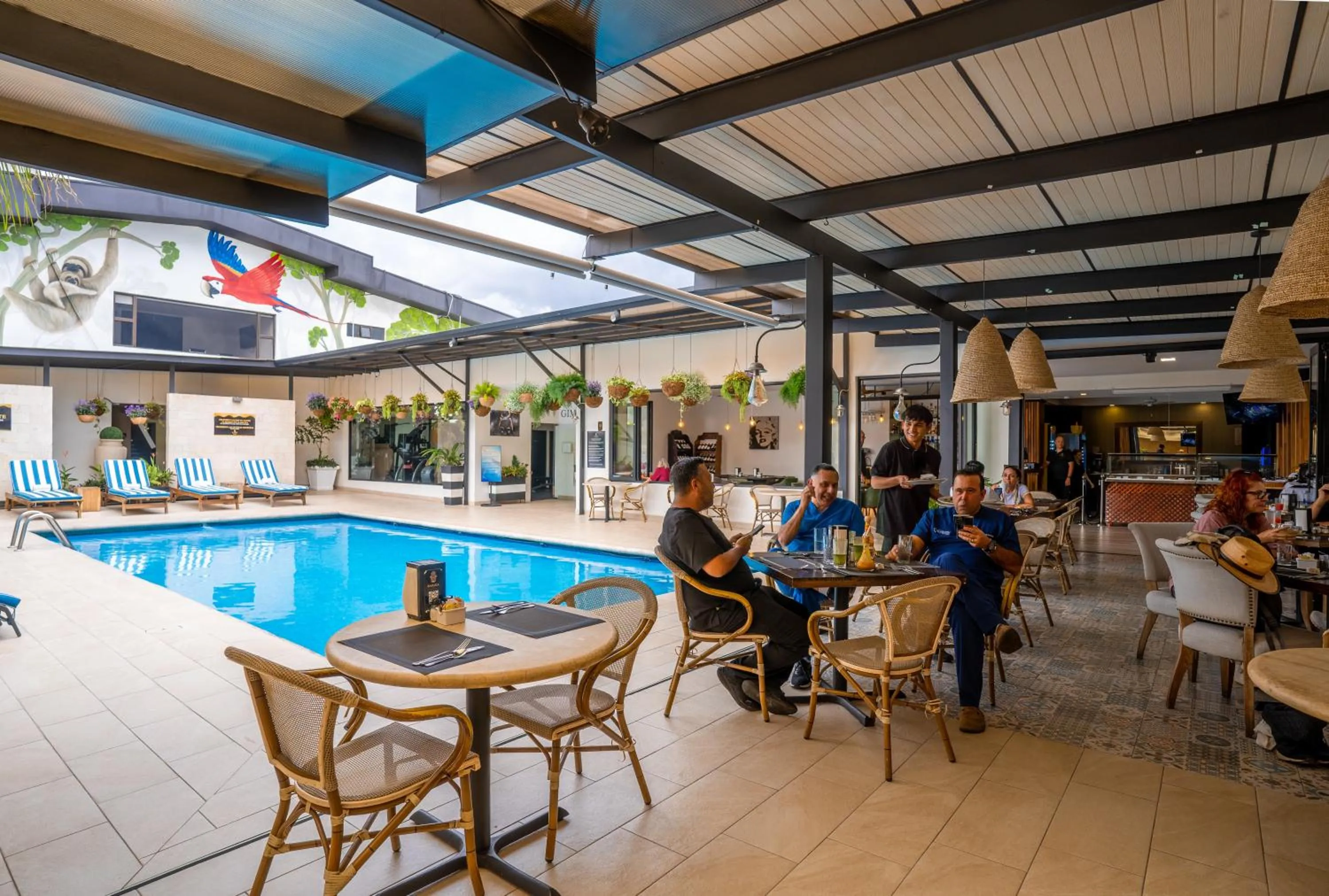 Restaurant/places to eat in KC Hotel San Jose