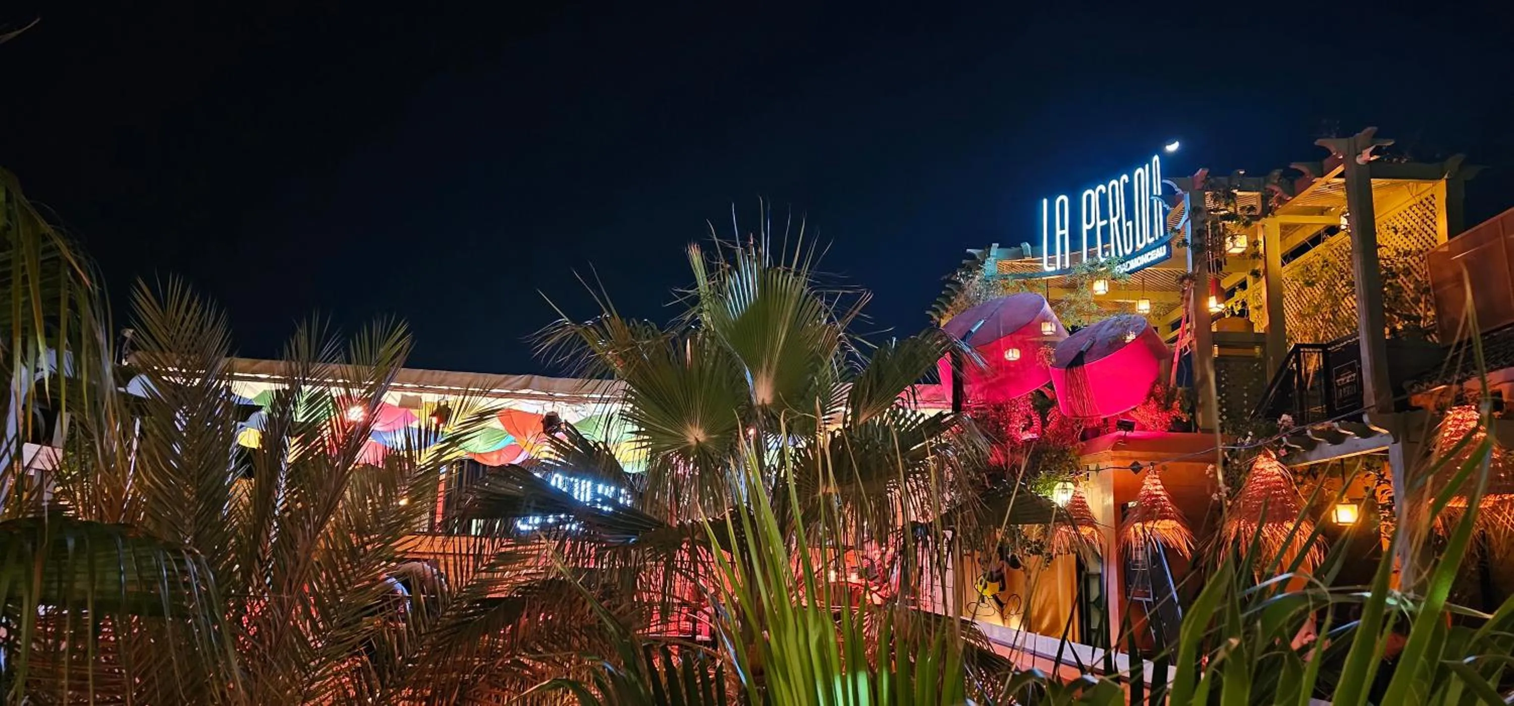 Restaurant/places to eat in Riad Monceau