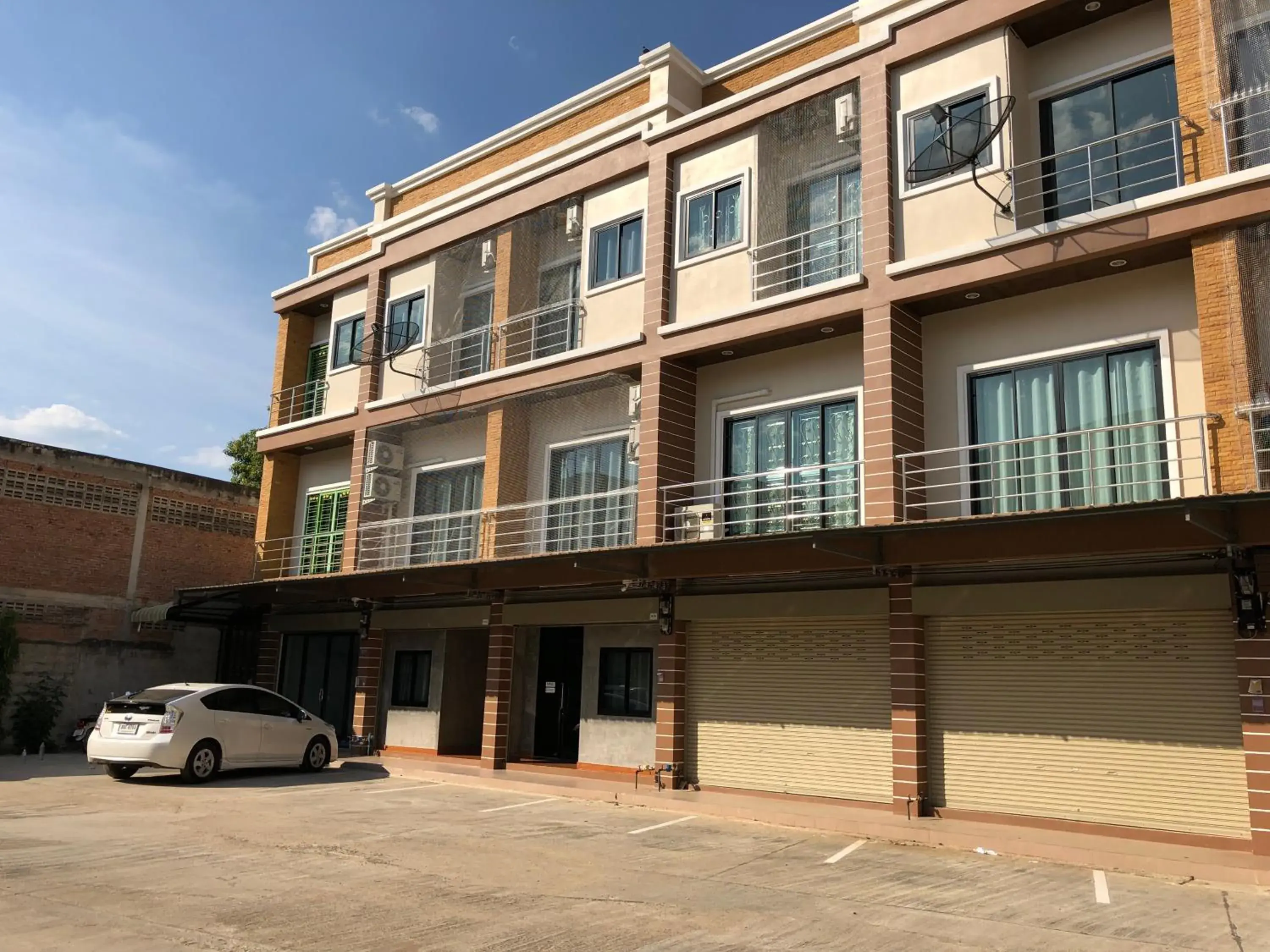 Rabbit Hotel Rabbit Hotel