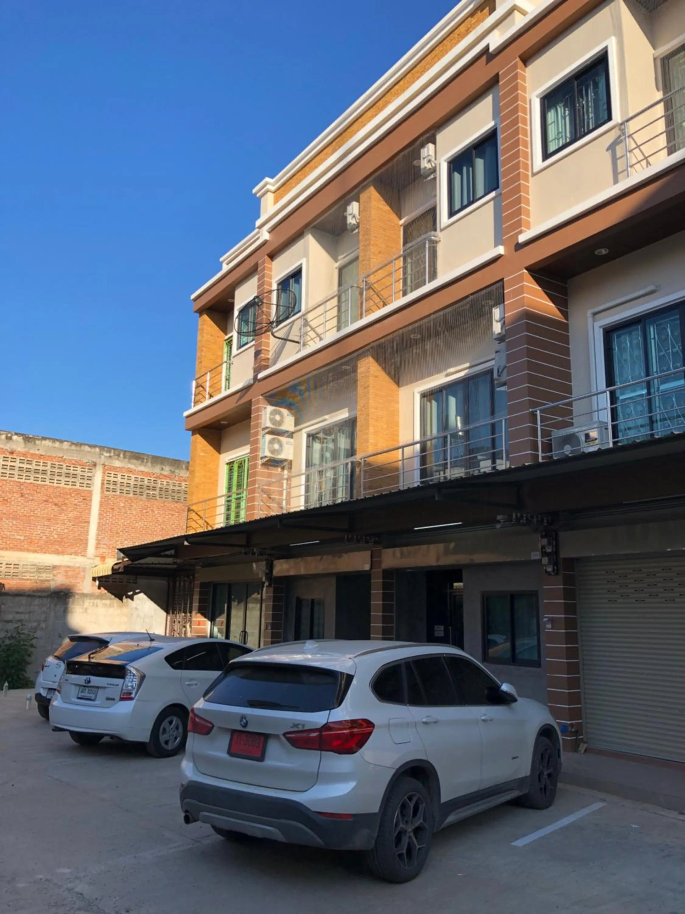 Parking in Rabbit Hotel