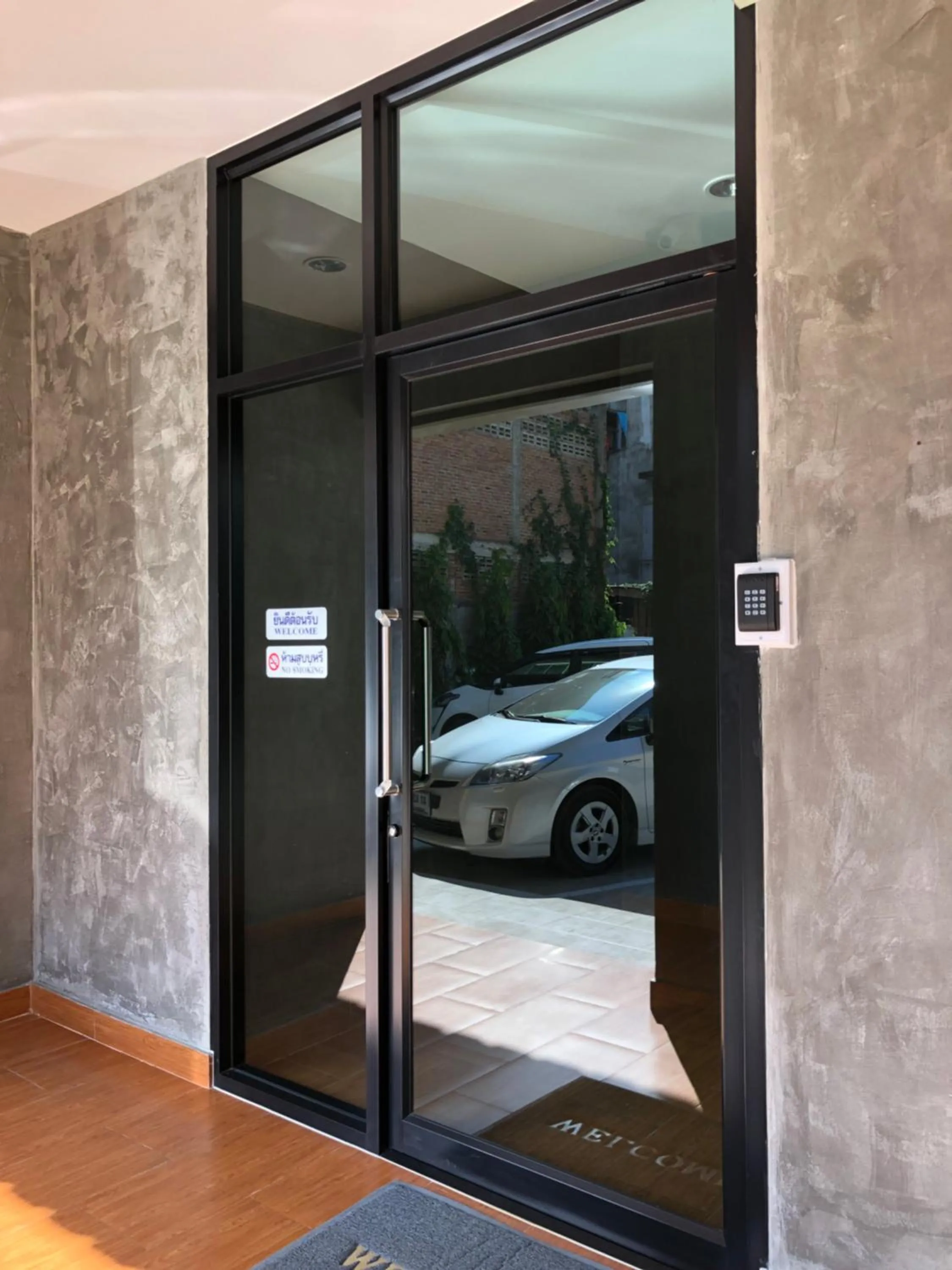 Facade/entrance in Rabbit Hotel