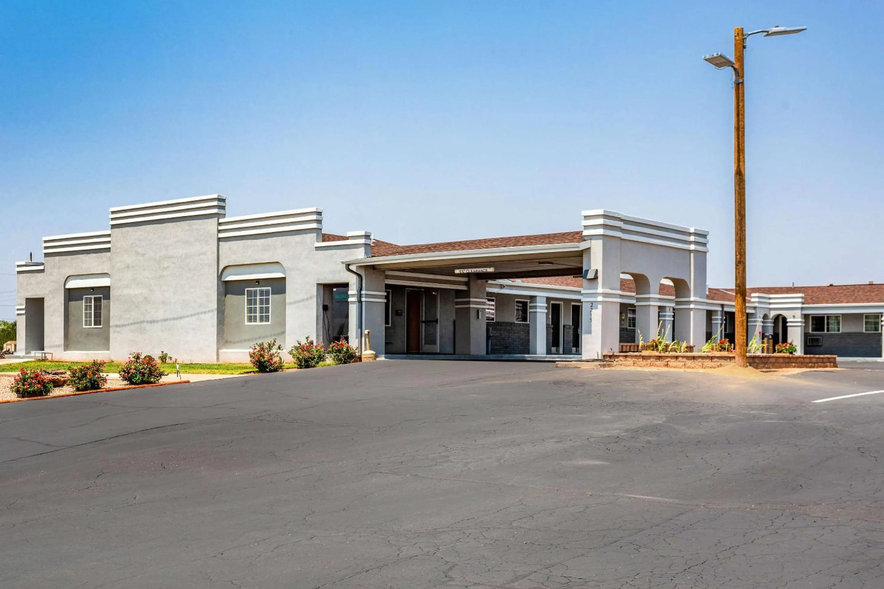 Property building in Econo Lodge Inn & Suites Santa Rosa