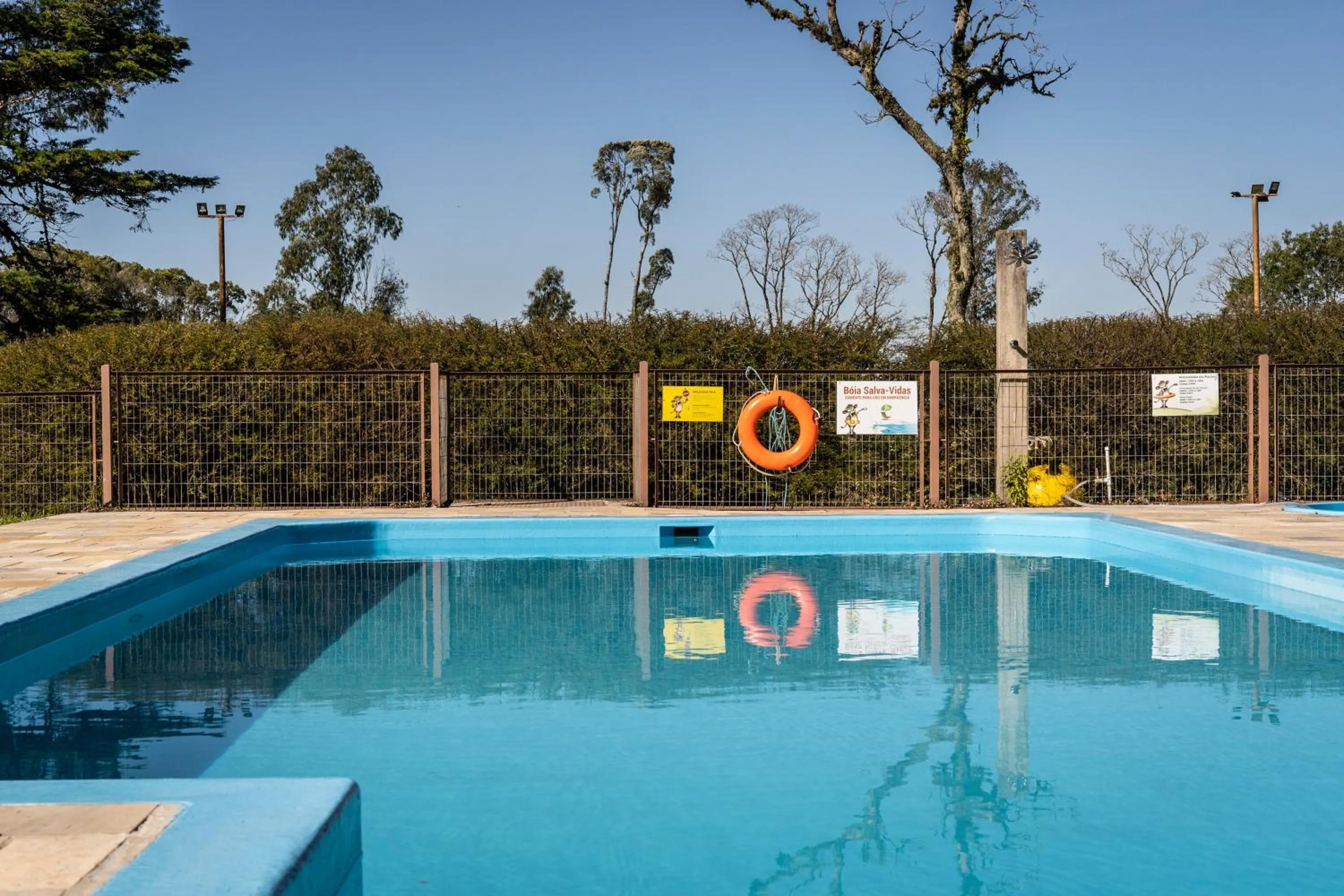 Swimming pool in Hotel Bangalôs da Serra
