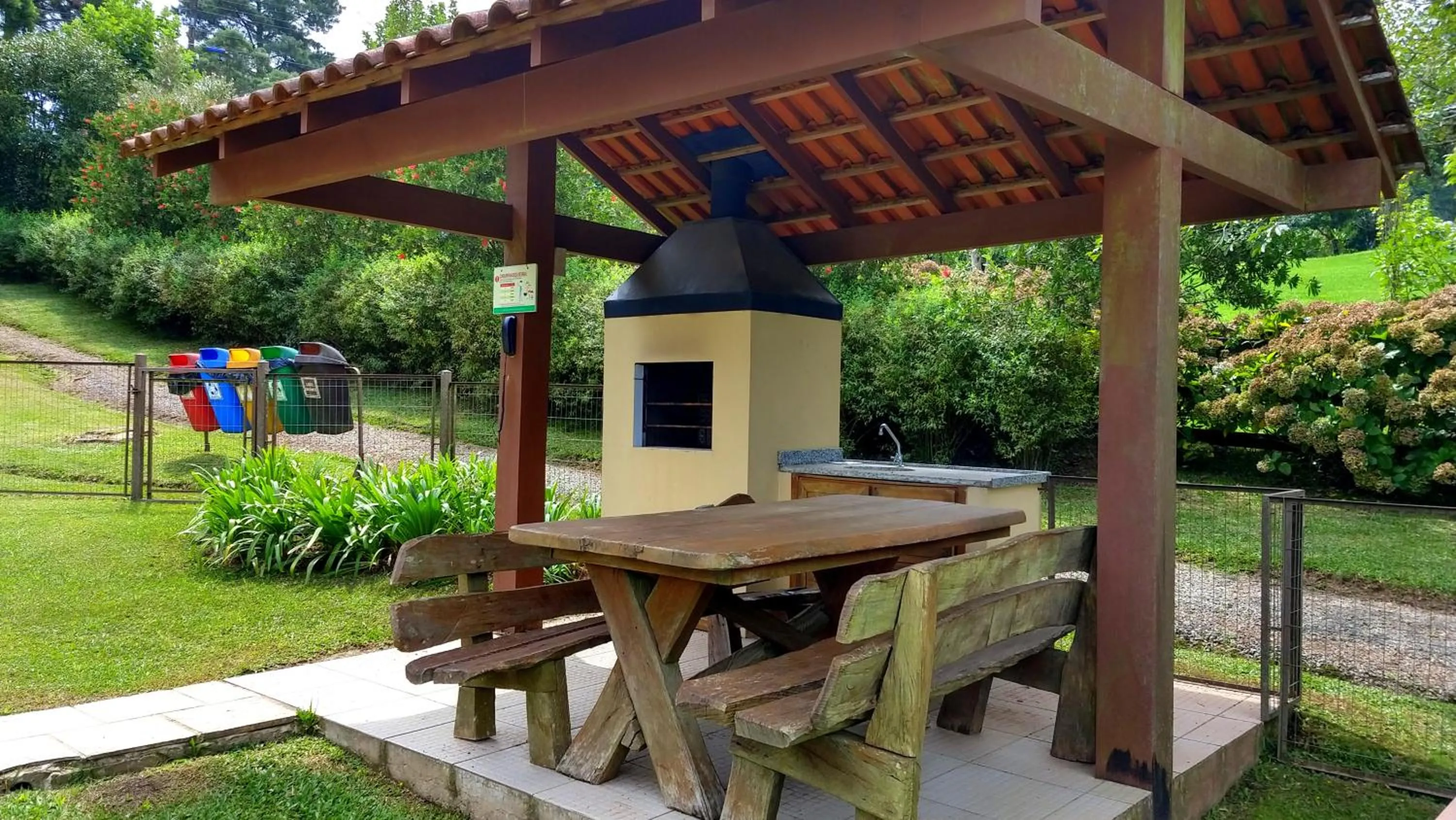 BBQ facilities in Hotel Bangalôs da Serra