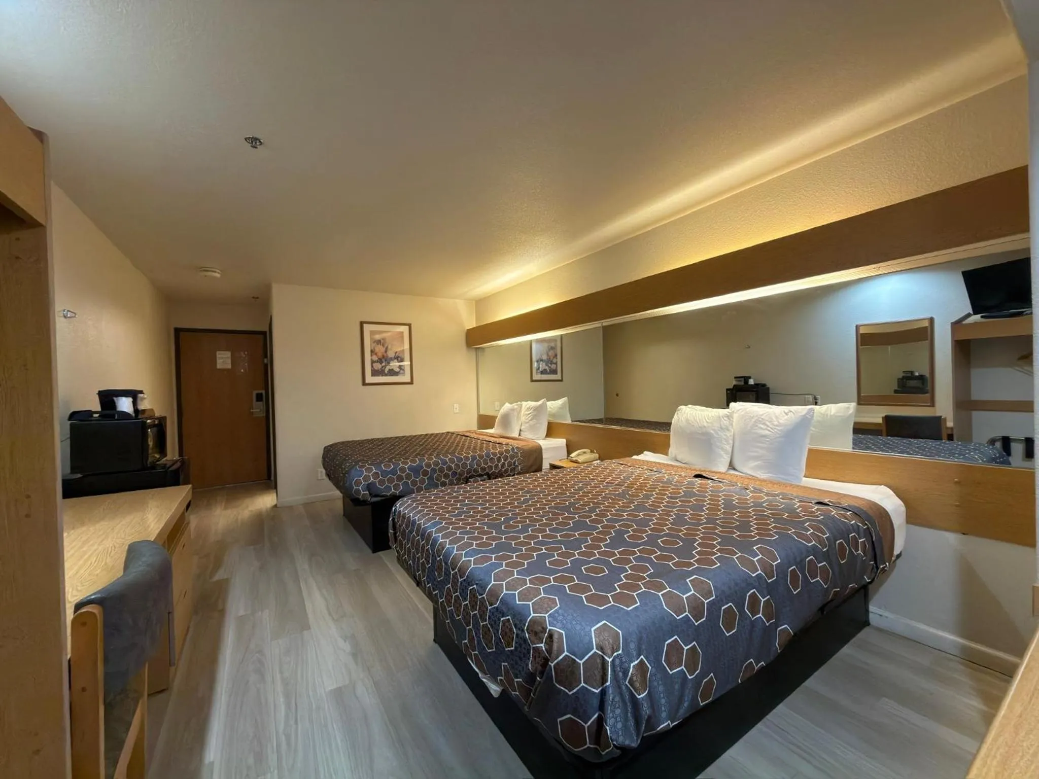 Bed in Americas Best Value Inn and Suites Ada