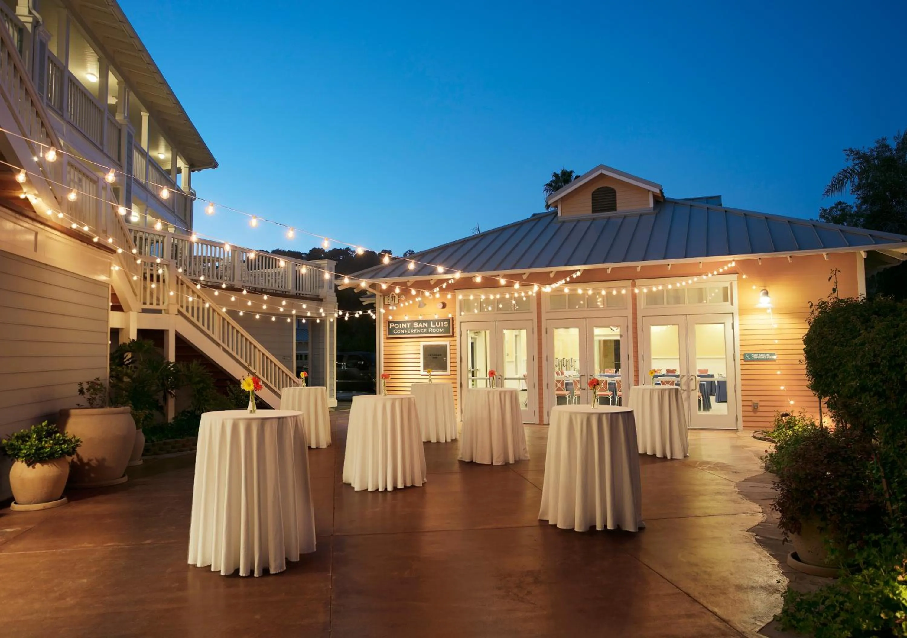 Banquet/Function facilities in Avila Lighthouse Suites